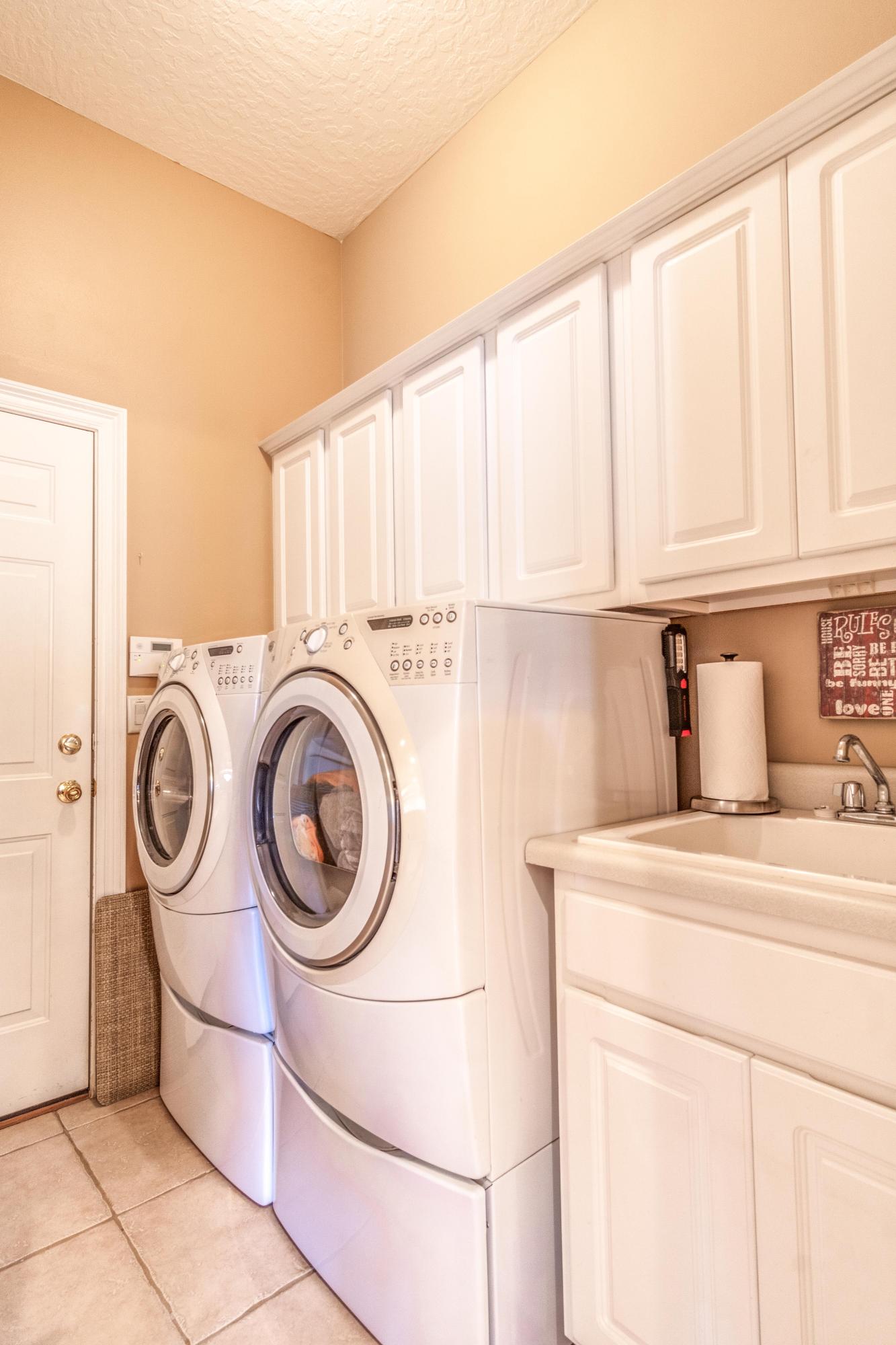 CHARDONNAY ESTATES - Residential