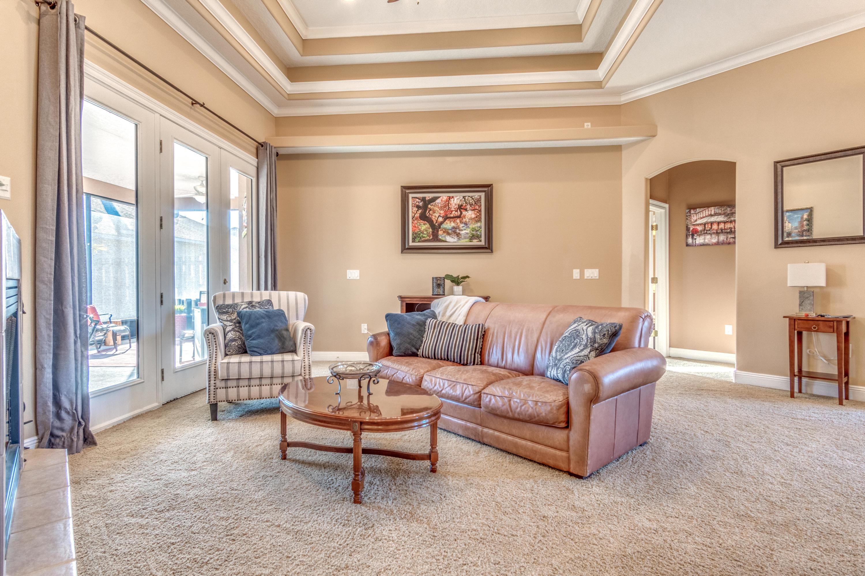 CHARDONNAY ESTATES - Residential