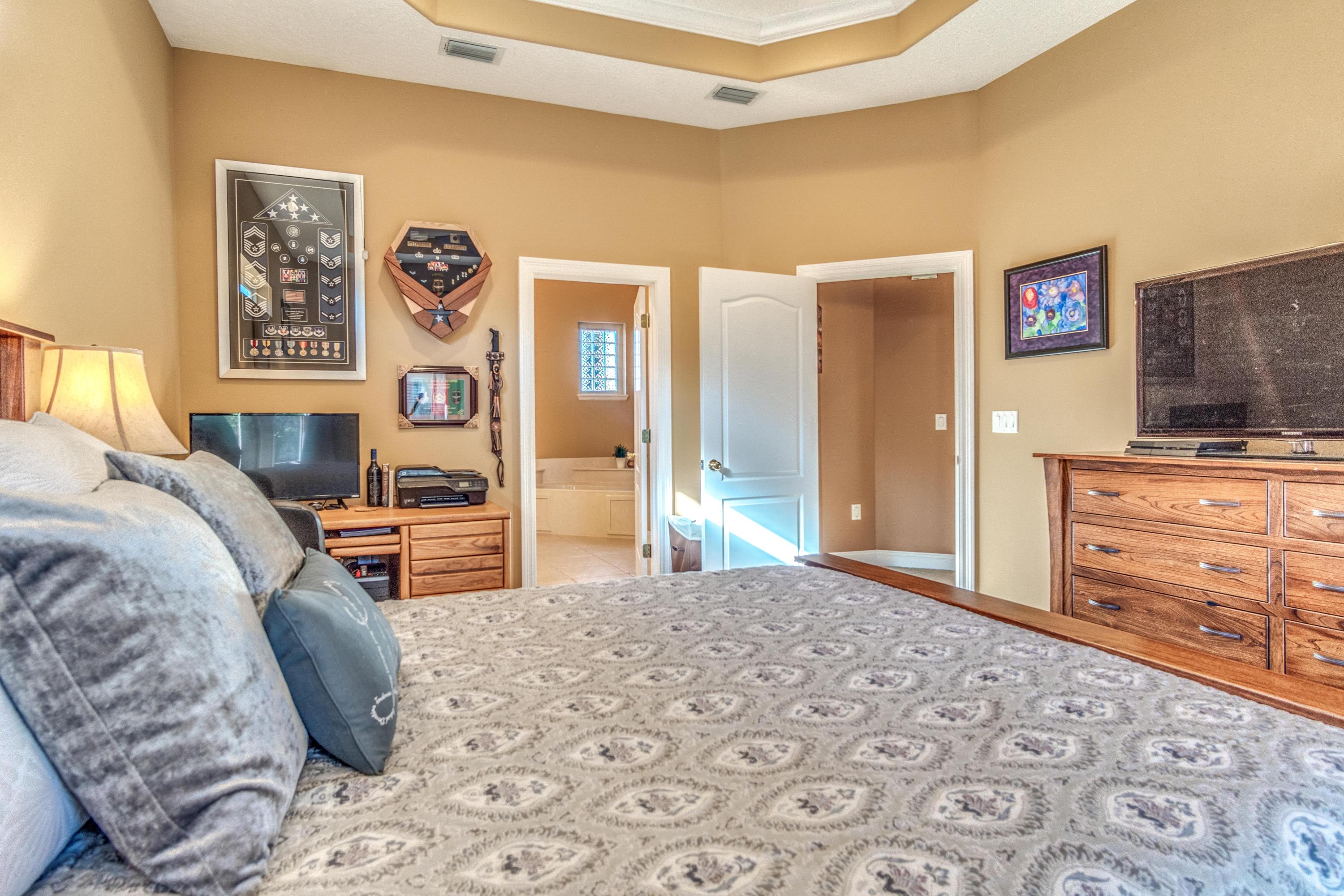 CHARDONNAY ESTATES - Residential