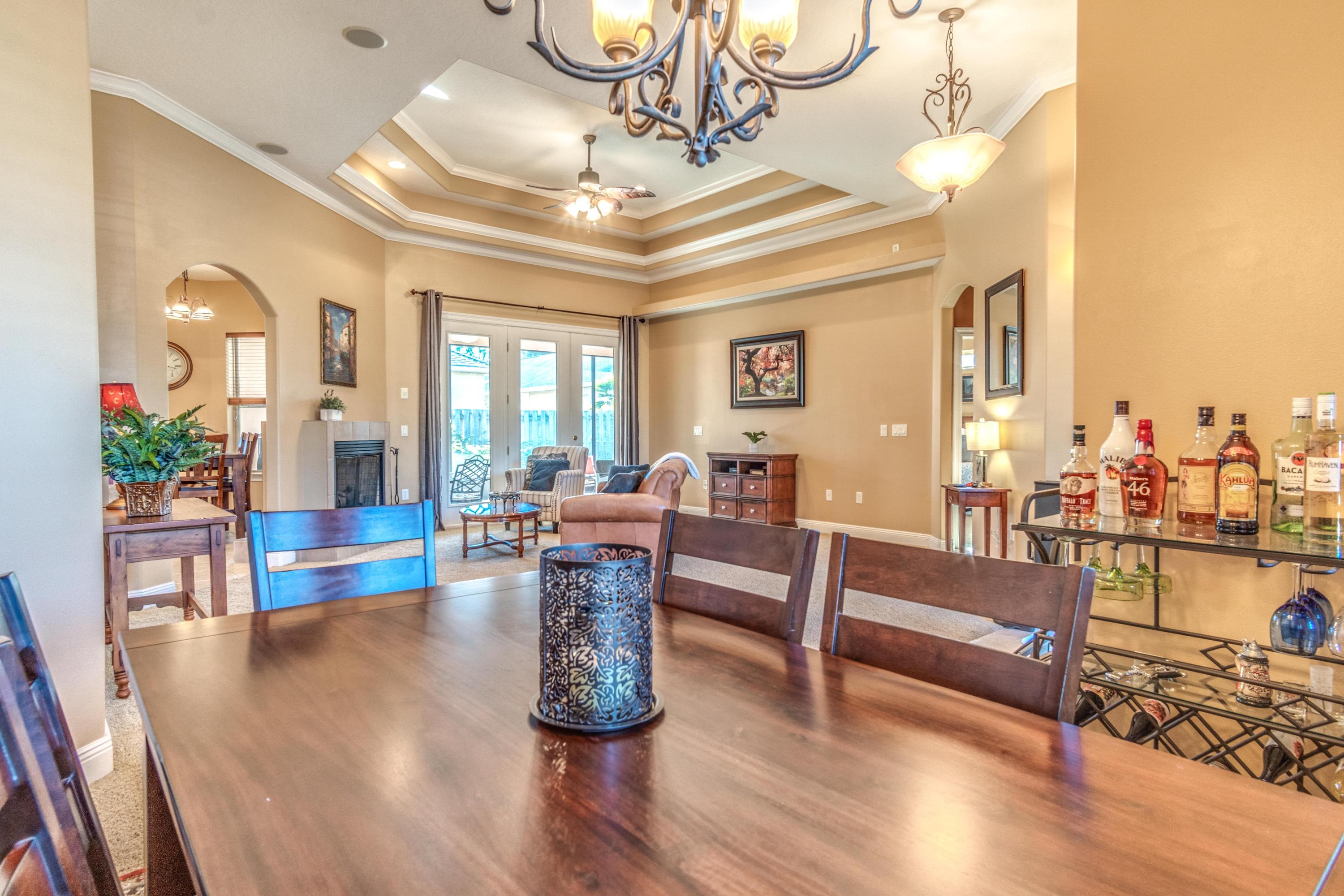 CHARDONNAY ESTATES - Residential