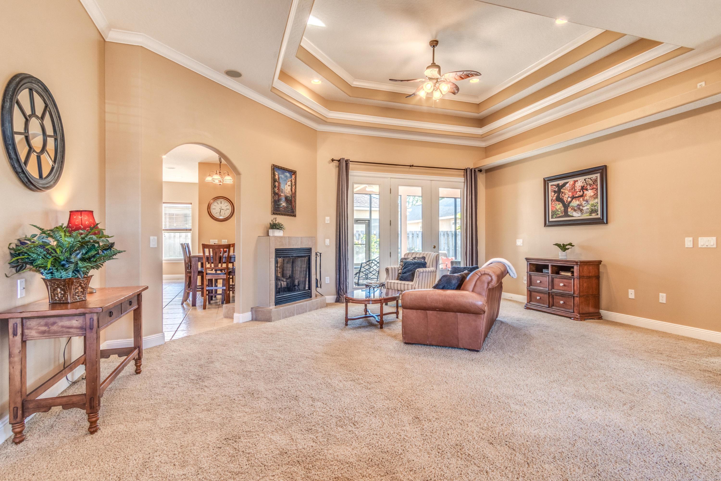 CHARDONNAY ESTATES - Residential