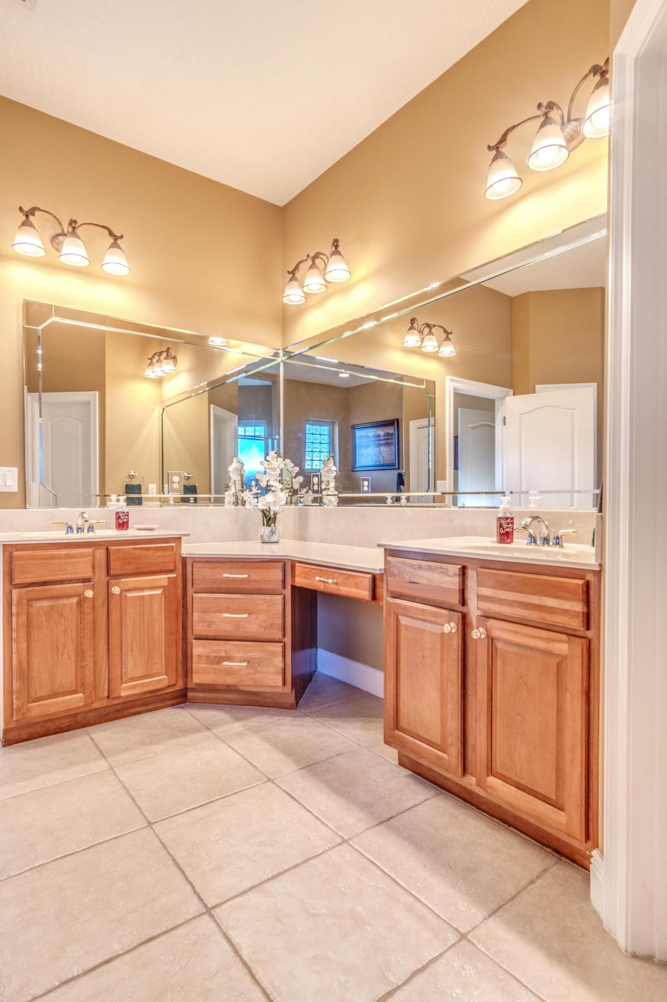 CHARDONNAY ESTATES - Residential