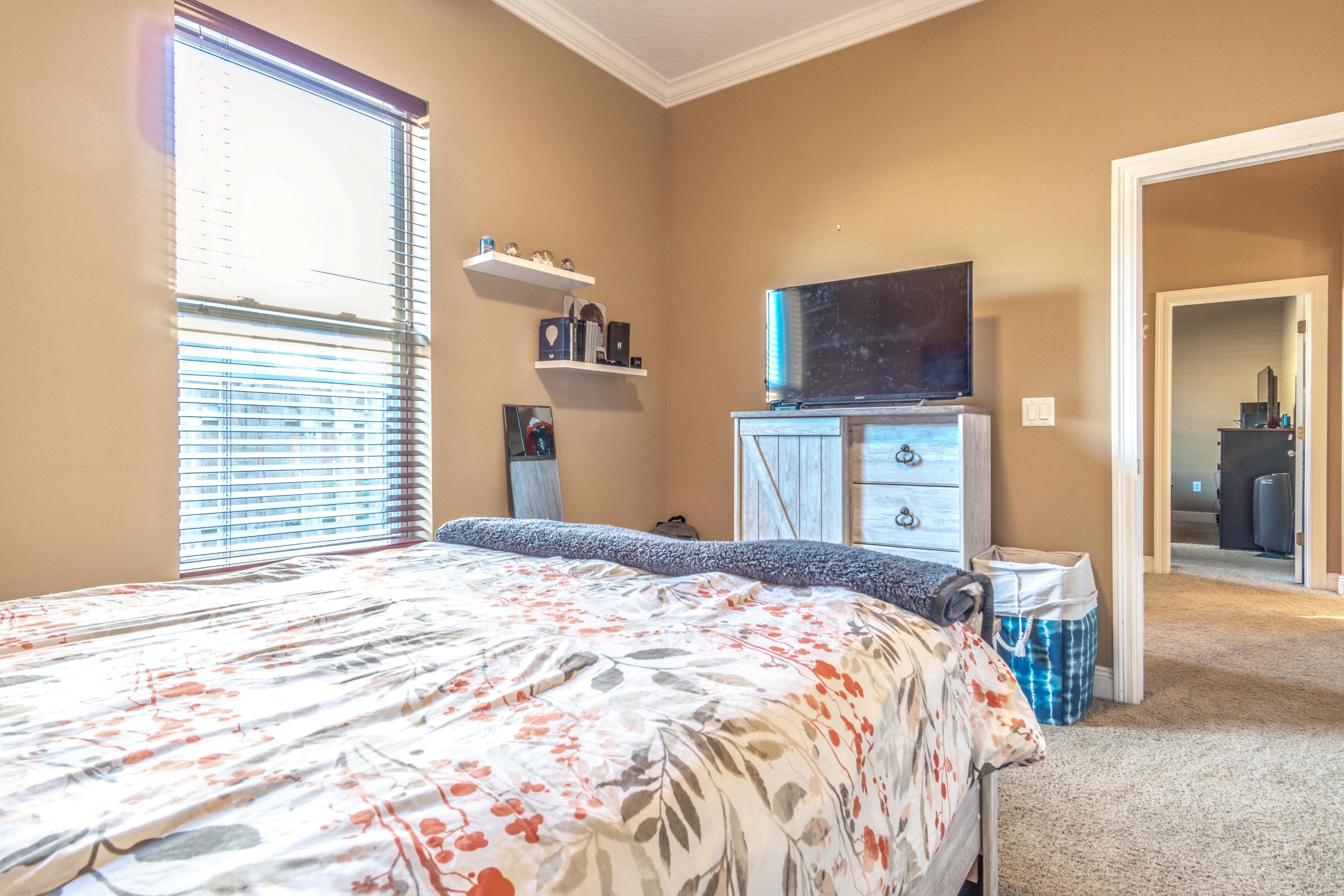 CHARDONNAY ESTATES - Residential