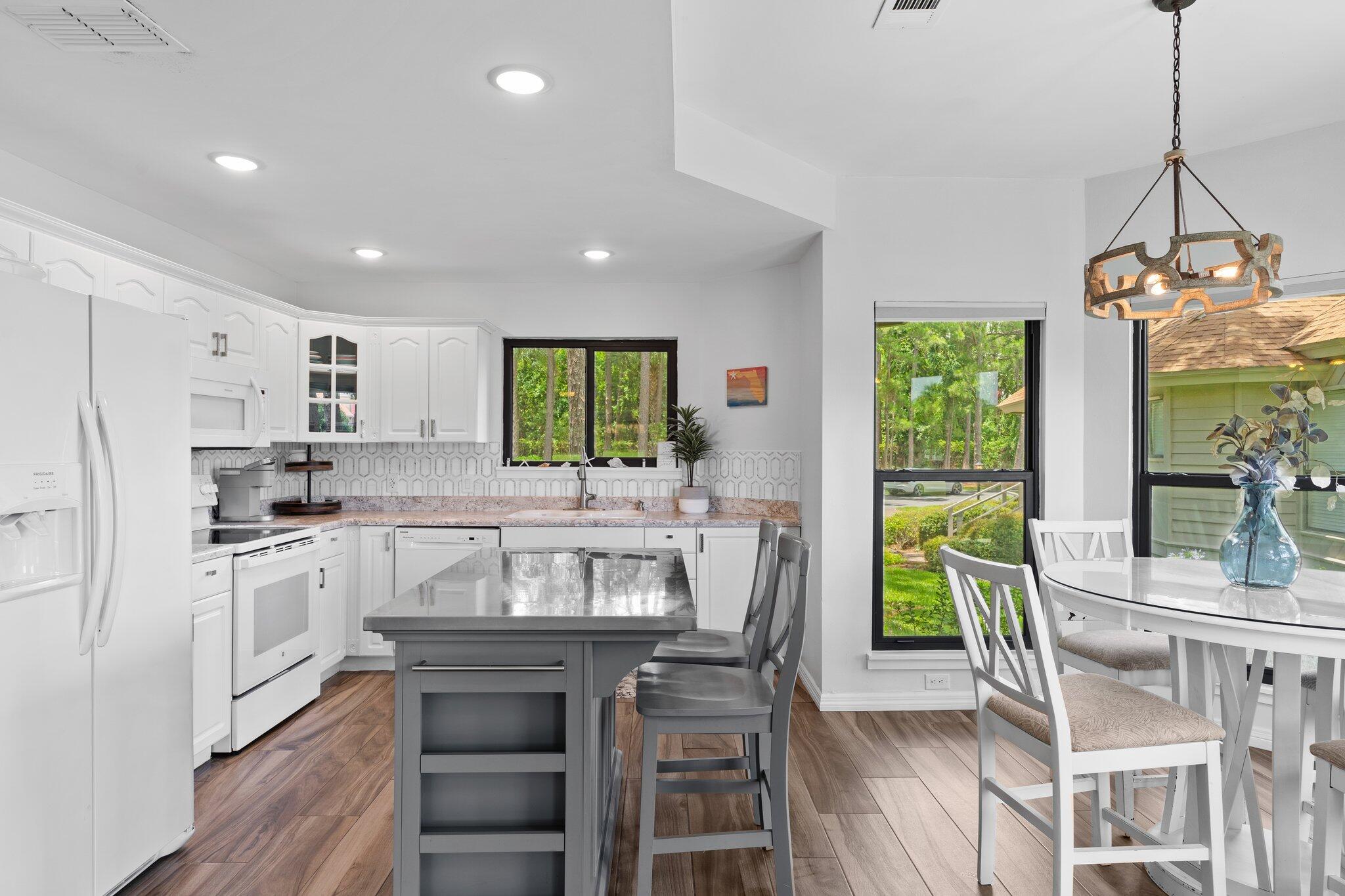 FAIRWAYS THE - Residential