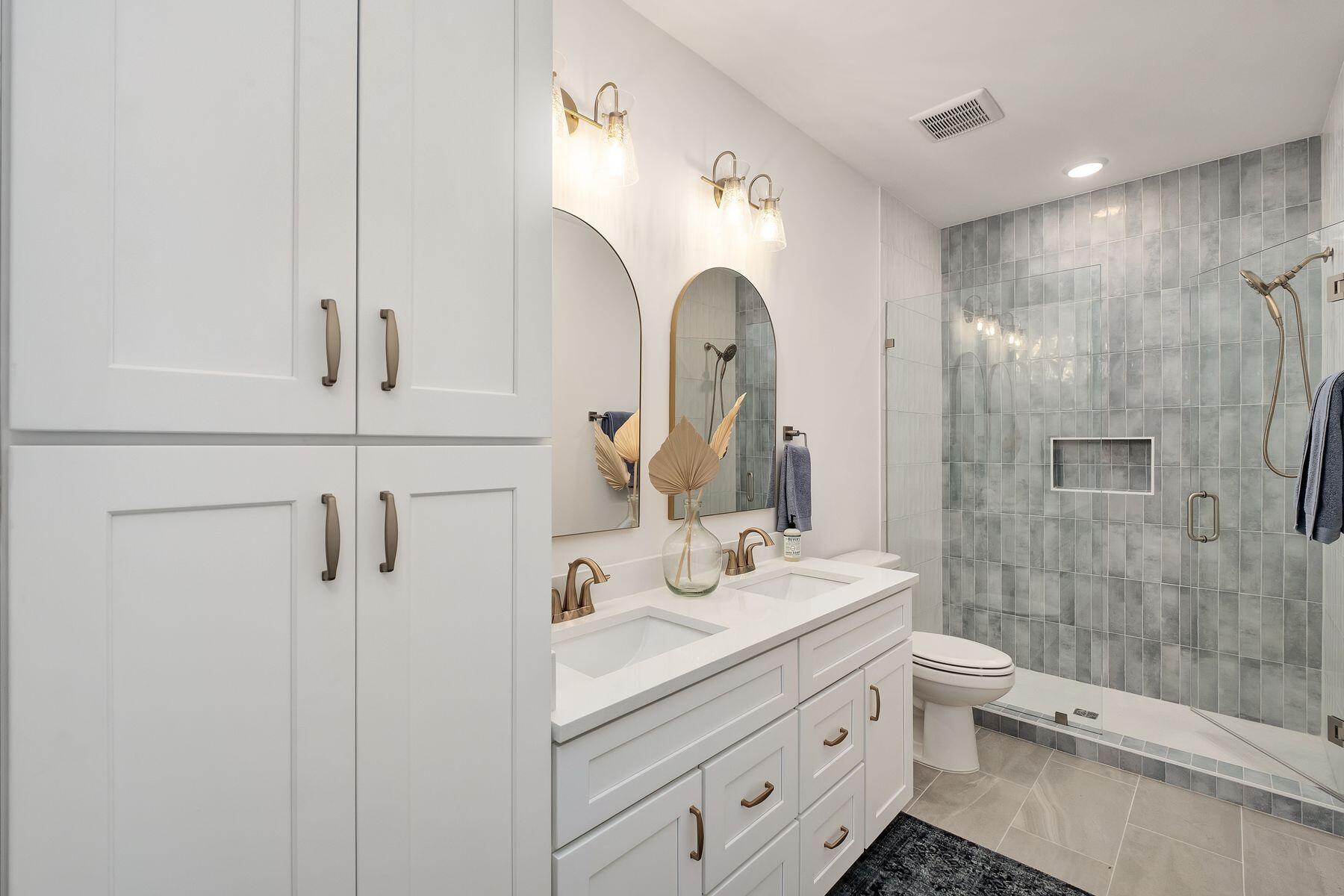 LAGUNA BEACH 8TH ADDN - Residential
