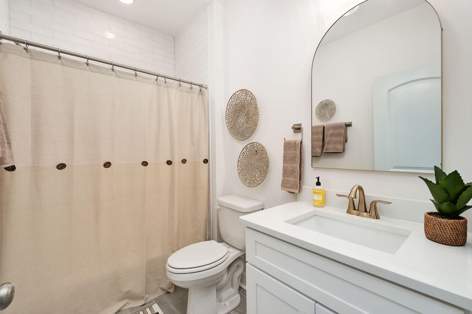 LAGUNA BEACH 8TH ADDN - Residential