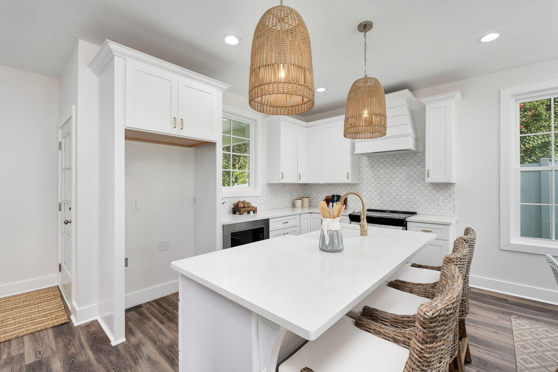 LAGUNA BEACH 8TH ADDN - Residential