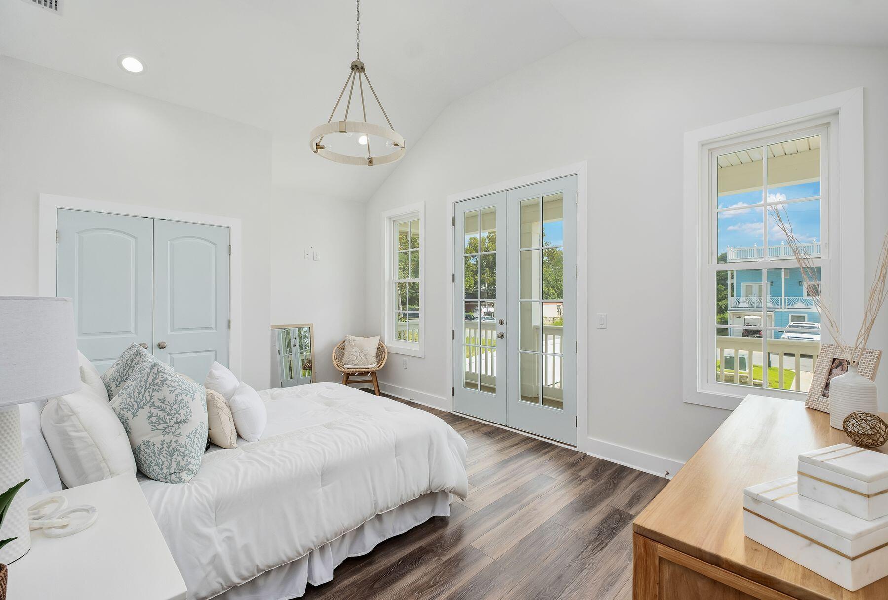 LAGUNA BEACH 8TH ADDN - Residential