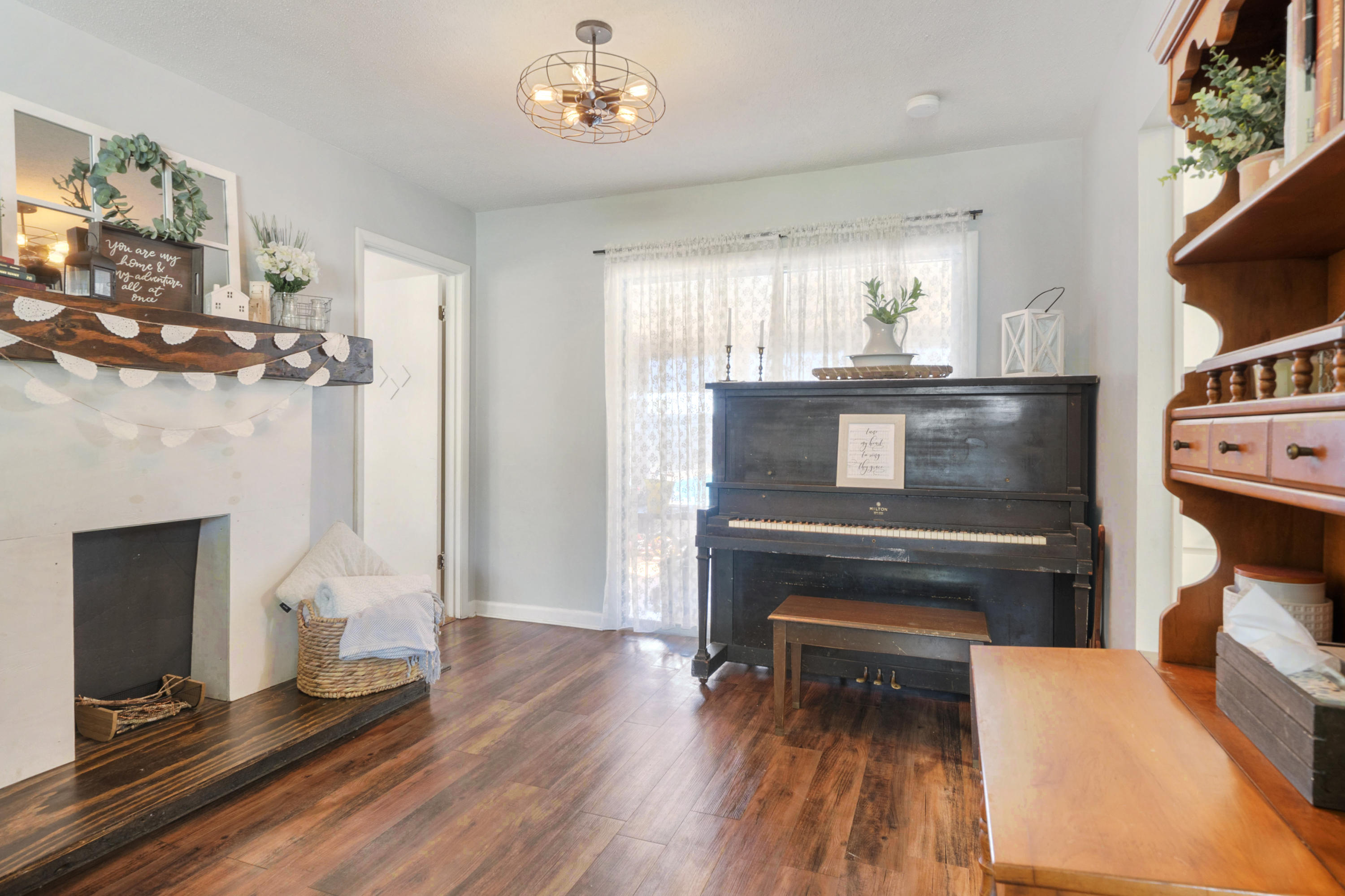 FOREST MANOR 1ST ADDN - Residential