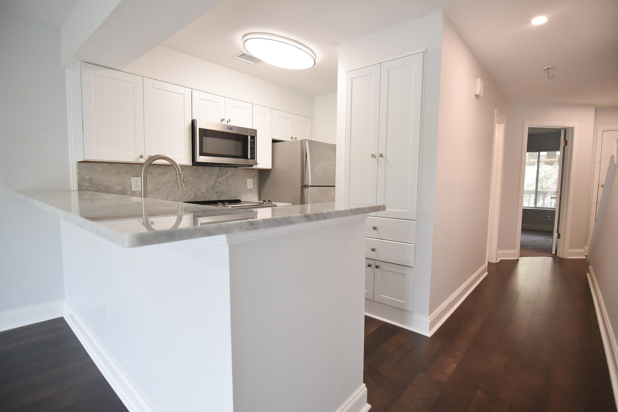 LAKESIDE CONDO AT BLUEWATER BAY - Residential