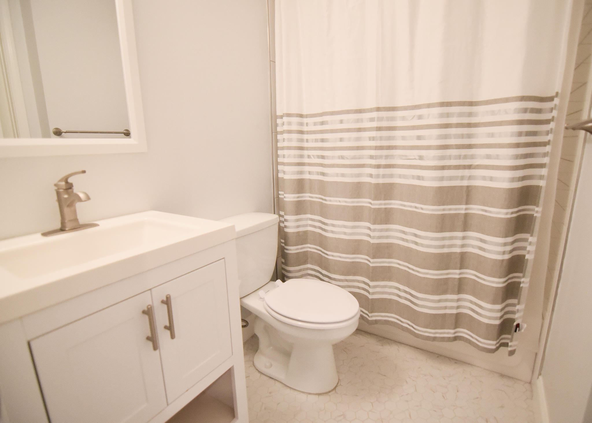 LAKESIDE CONDO AT BLUEWATER BAY - Residential