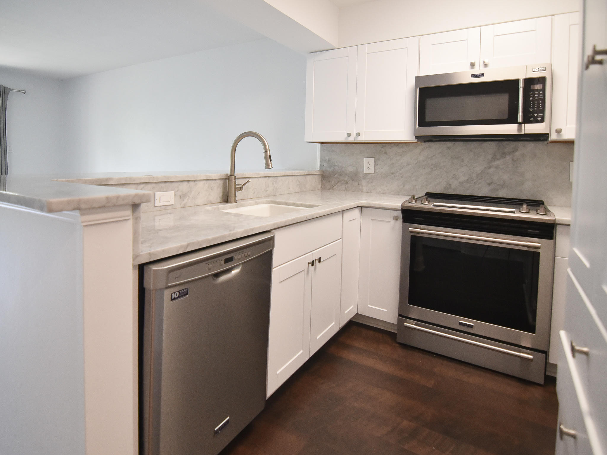 LAKESIDE CONDO AT BLUEWATER BAY - Residential