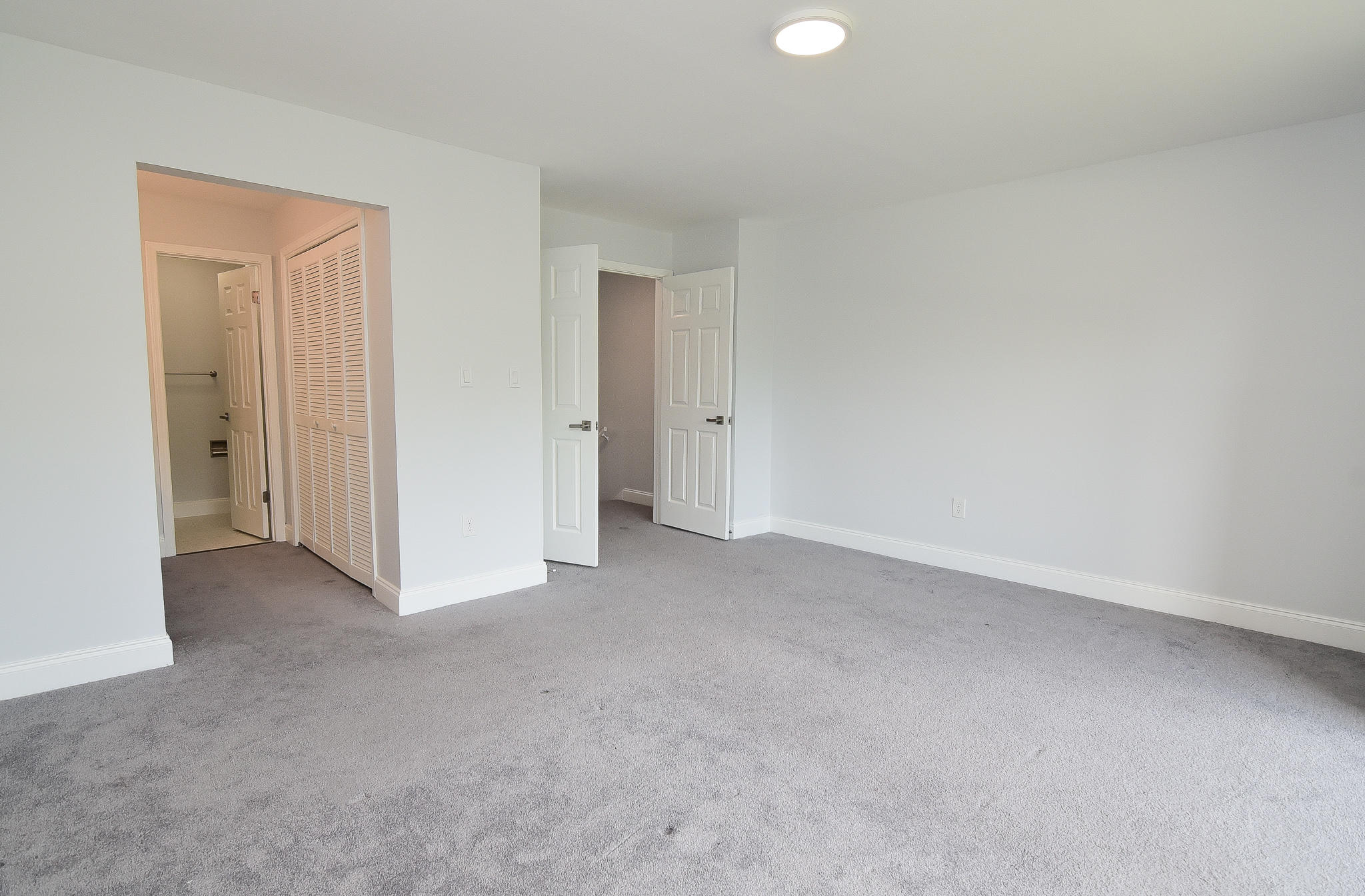 LAKESIDE CONDO AT BLUEWATER BAY - Residential
