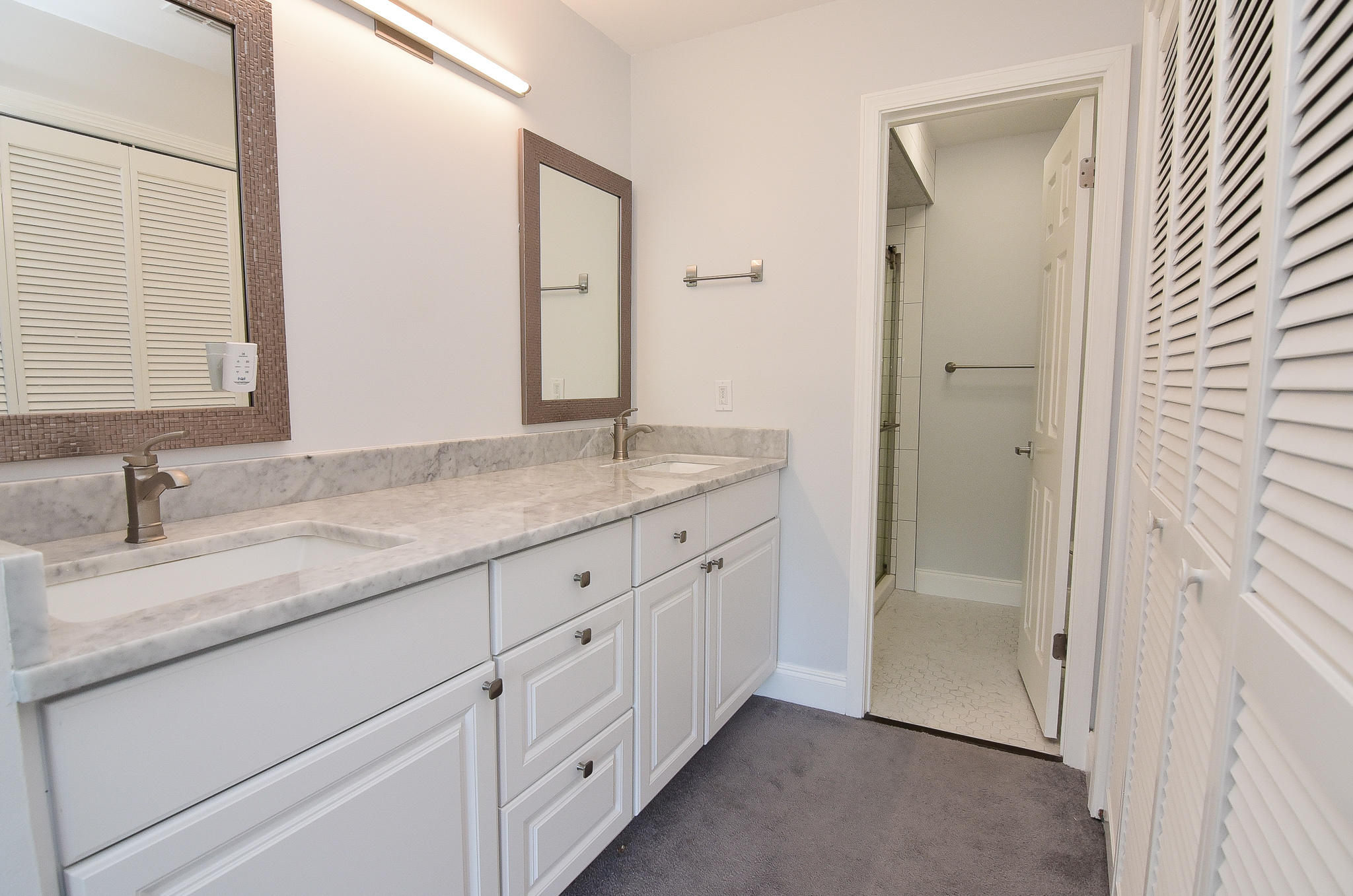 LAKESIDE CONDO AT BLUEWATER BAY - Residential