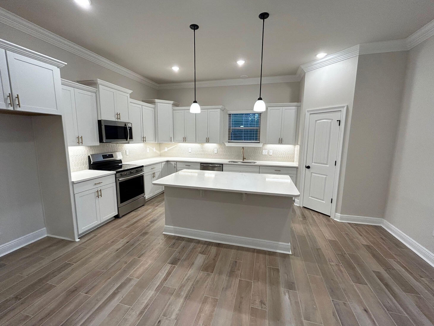 HAMMOCK BAY - BIRD SONG - Residential