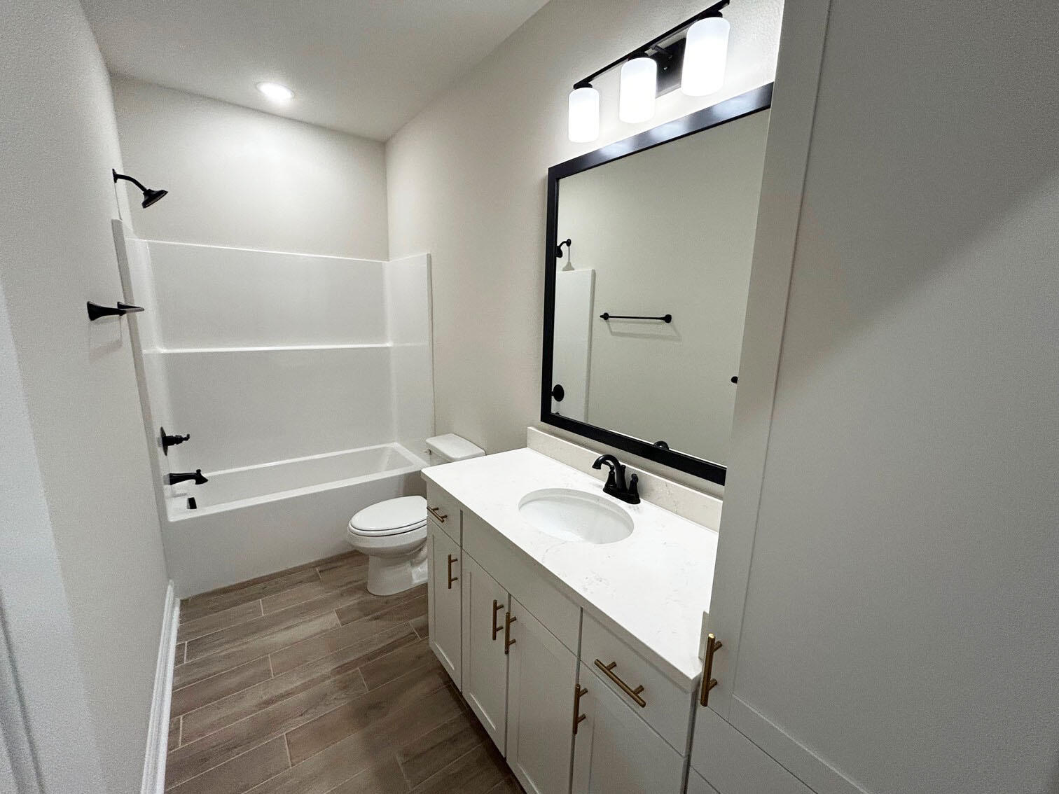 HAMMOCK BAY - BIRD SONG - Residential