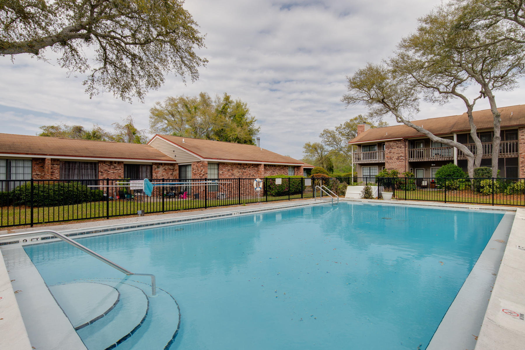 GARDEN VILLAS PH 1 - Residential