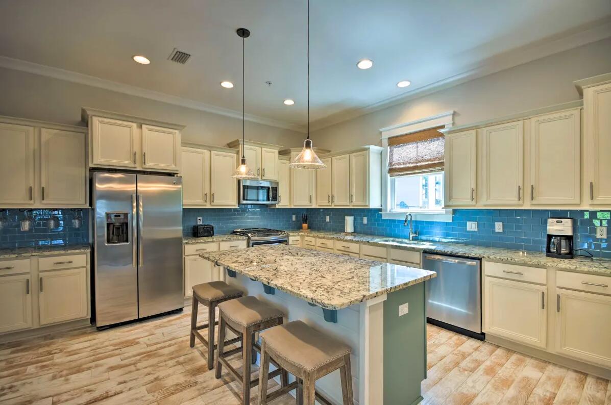 HIGHLAND PARKS - Residential