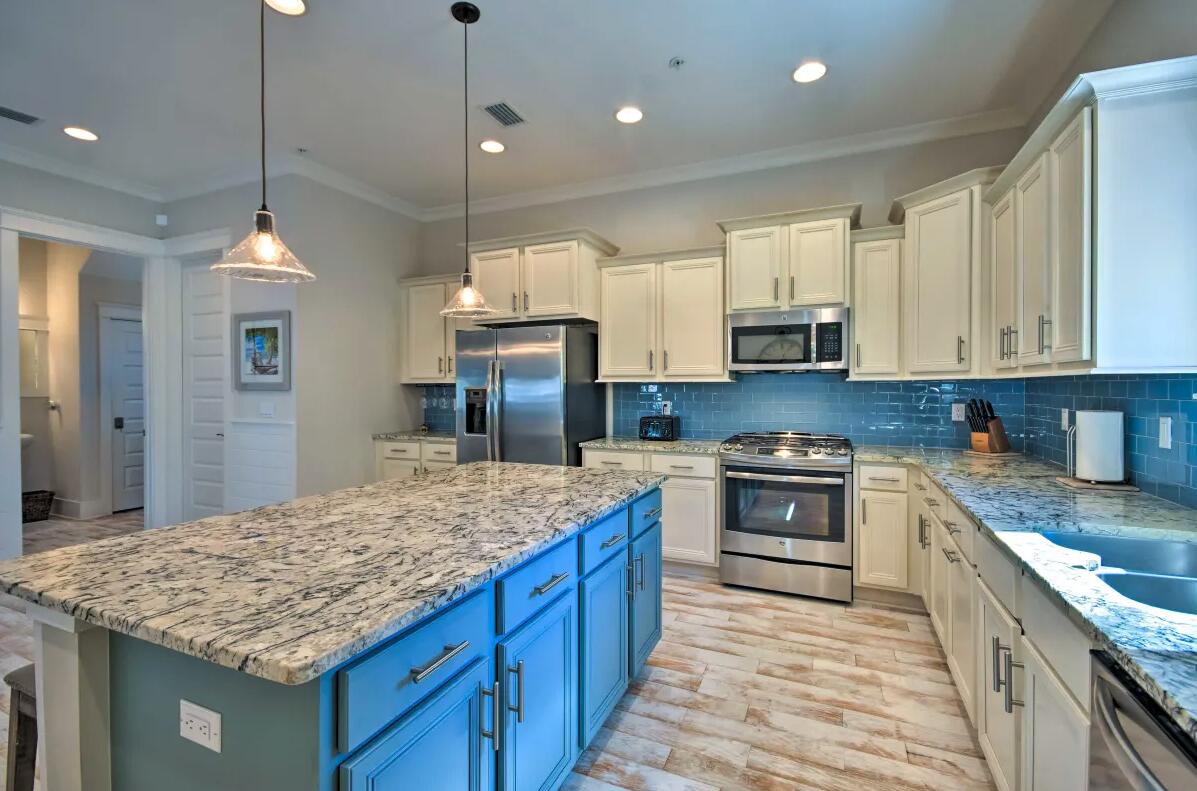 HIGHLAND PARKS - Residential