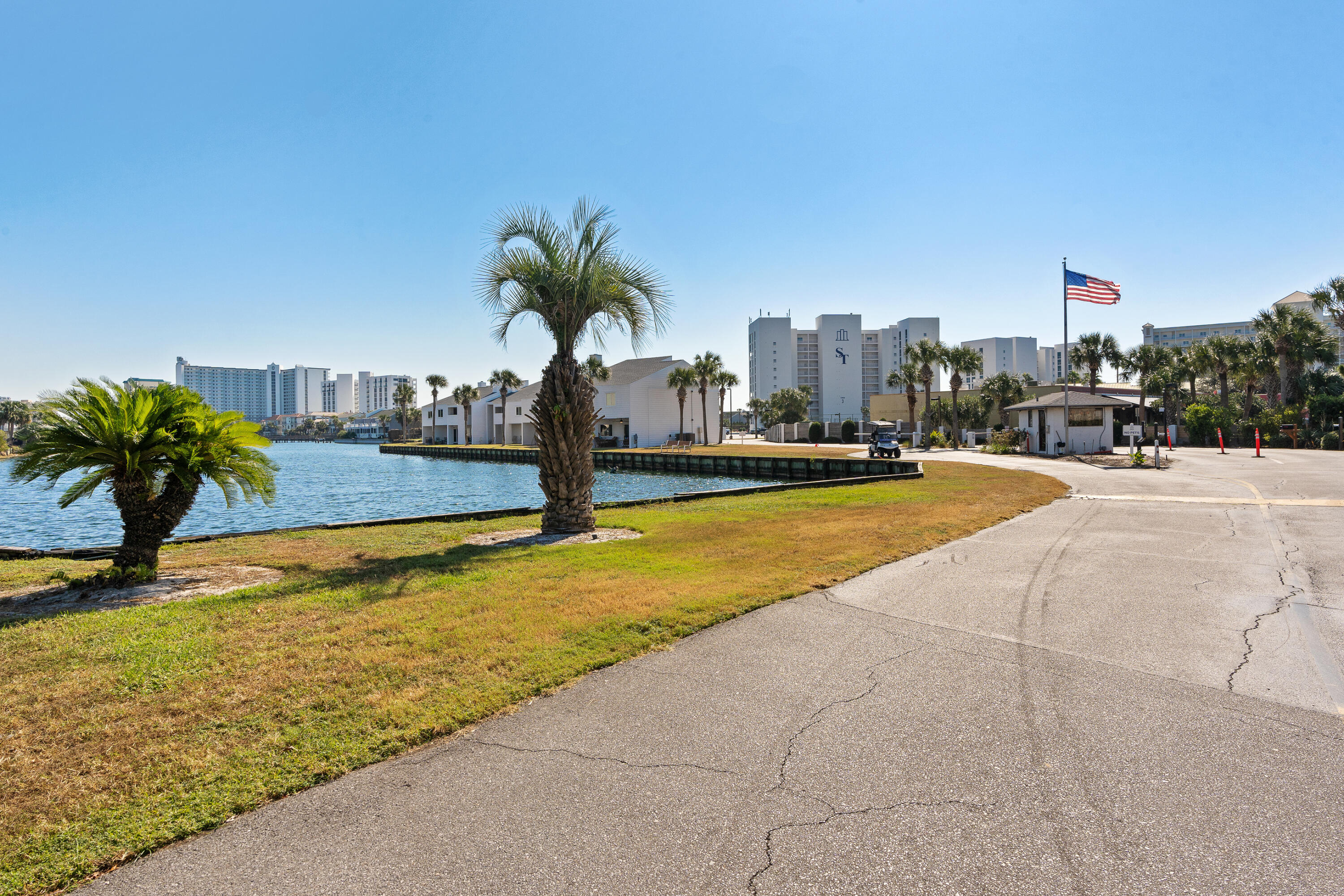 SHORELINE TOWERS 1 - Residential