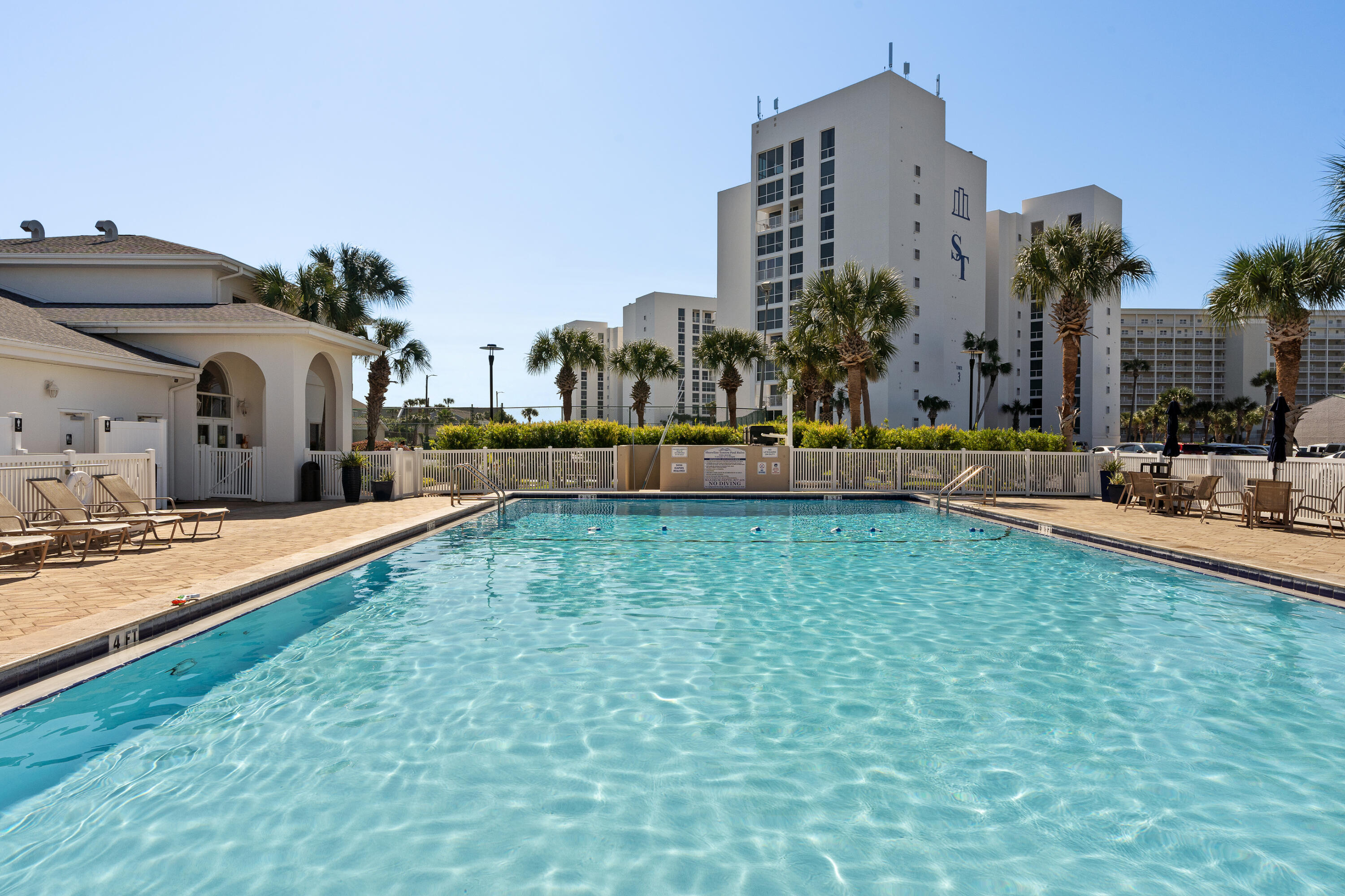 SHORELINE TOWERS 1 - Residential