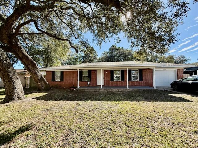 AVAIL: 2/21. FLEXIBLE S/D = TO 1 MO. RENT CAN BE BROKEN UP IN 2 MO. INSTALLMENTS IF QUALIFIED. 2 PETS ALLOWED UPON OWNERS APPROVAL W/ A NON-REFUNDABLE PET FEE. Welcome to this charming 3 bedroom, 2 bathroom single family home located in the heart of FWB. This one-story house features stainless steel appliances, granite countertops & Espresso colored shaker style cabinets in the kitchen. Enjoy the privacy of the fenced backyard & relax on the open back patio. The bonus room provides additional space for an office or entertainment area. With carpet in the bedrooms, tile in the wet areas & wood floors in the living room, this home offers a perfect blend of comfort & style. The covered front entrance & corner lot location add to the appeal of this property. Other amenities include ceiling fans, crown molding, extra fridge in garage & a sprinkler system w/ lawn pump. Don't miss out on the opportunity to make this house your new home! *Renters insurance required*