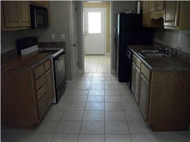 MARY ESTHER MANOR - Residential Lease