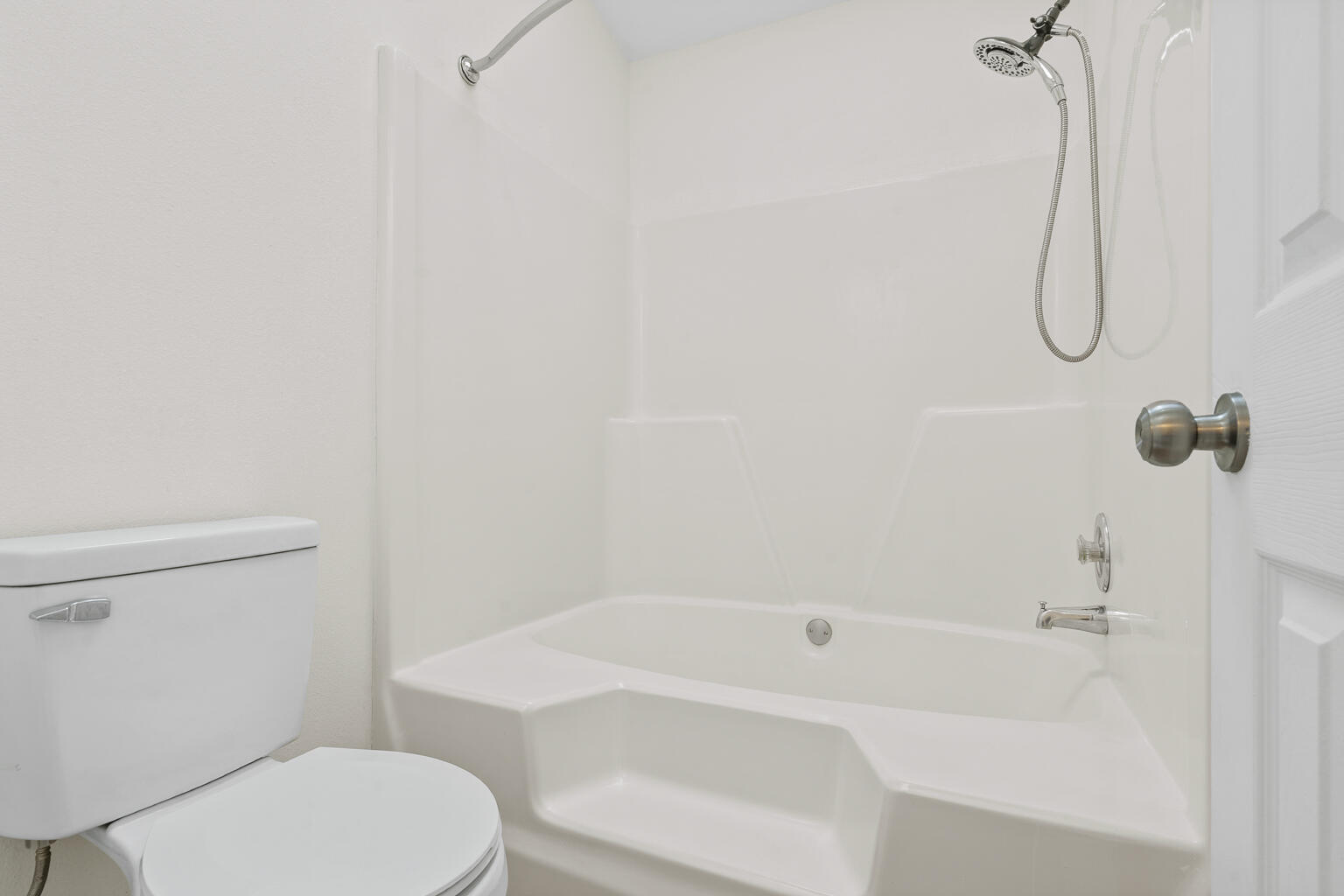 WOODRIDGE MANOR - Residential