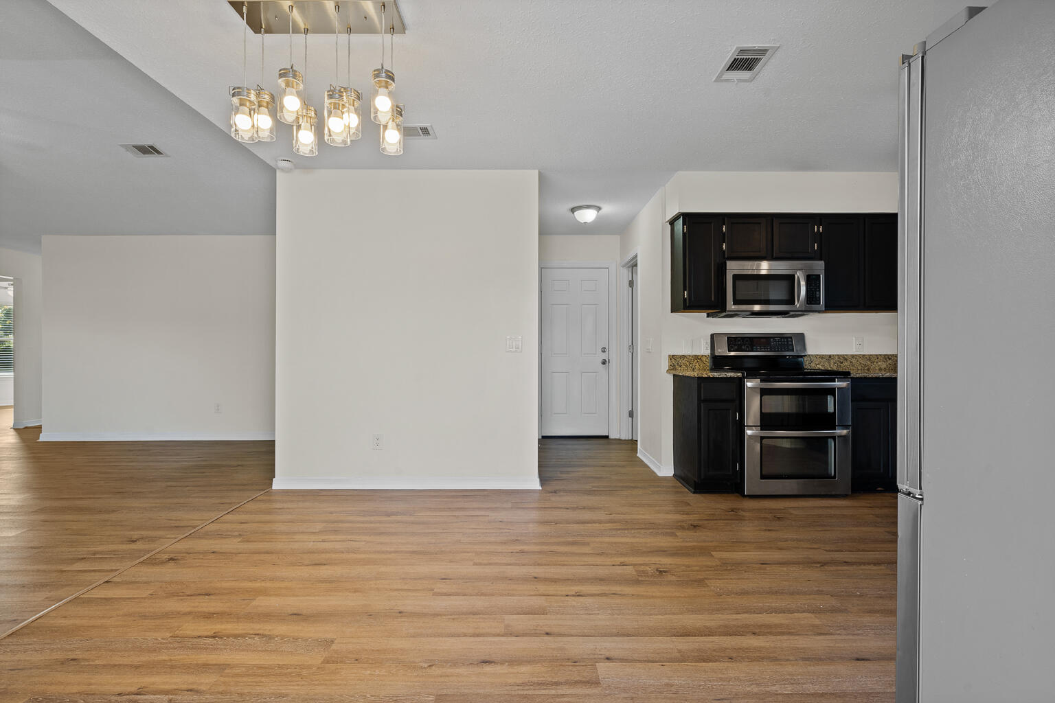 WOODRIDGE MANOR - Residential