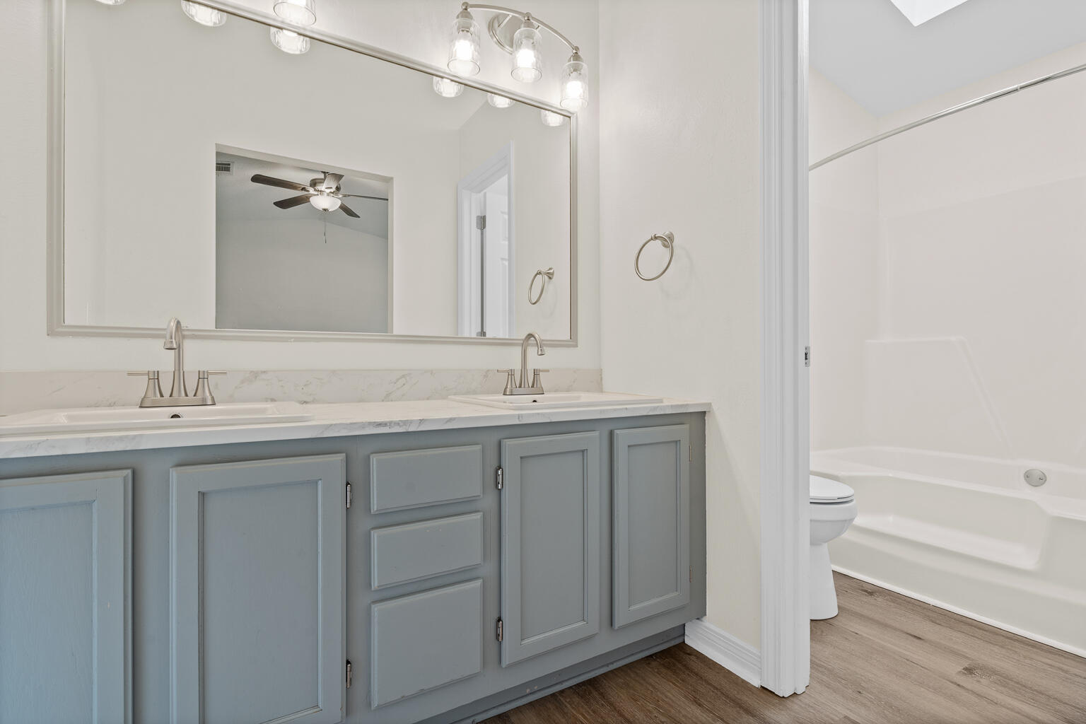 WOODRIDGE MANOR - Residential