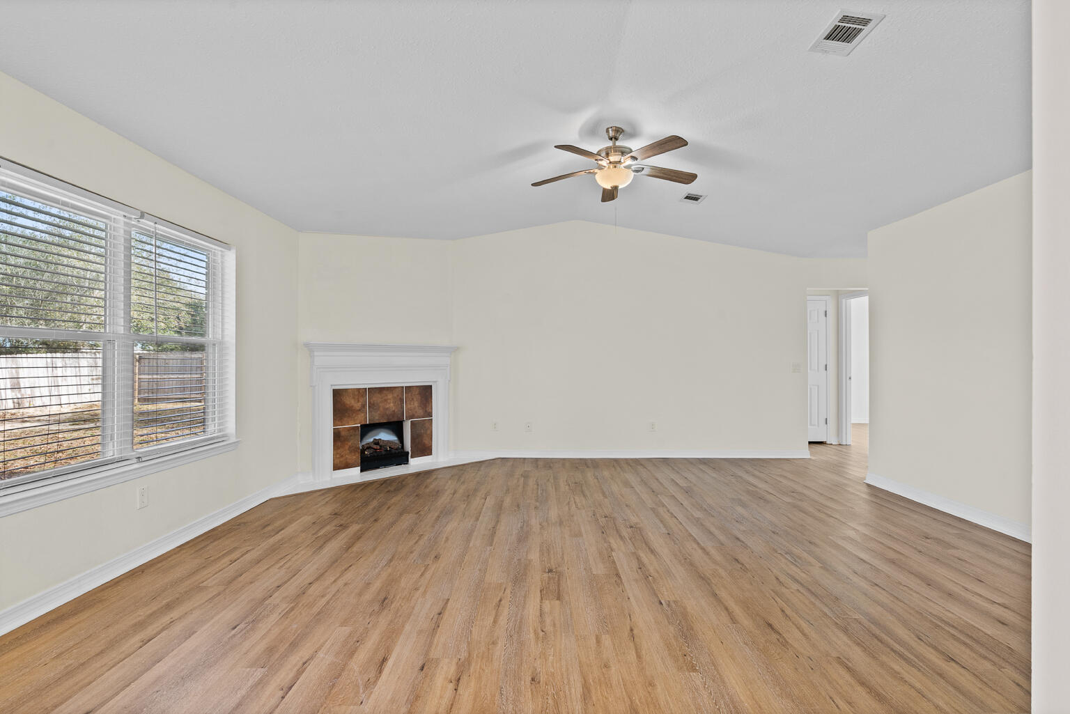 WOODRIDGE MANOR - Residential