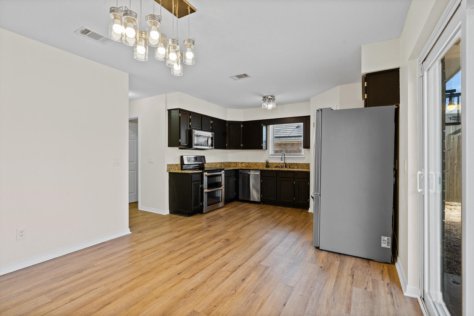 WOODRIDGE MANOR - Residential