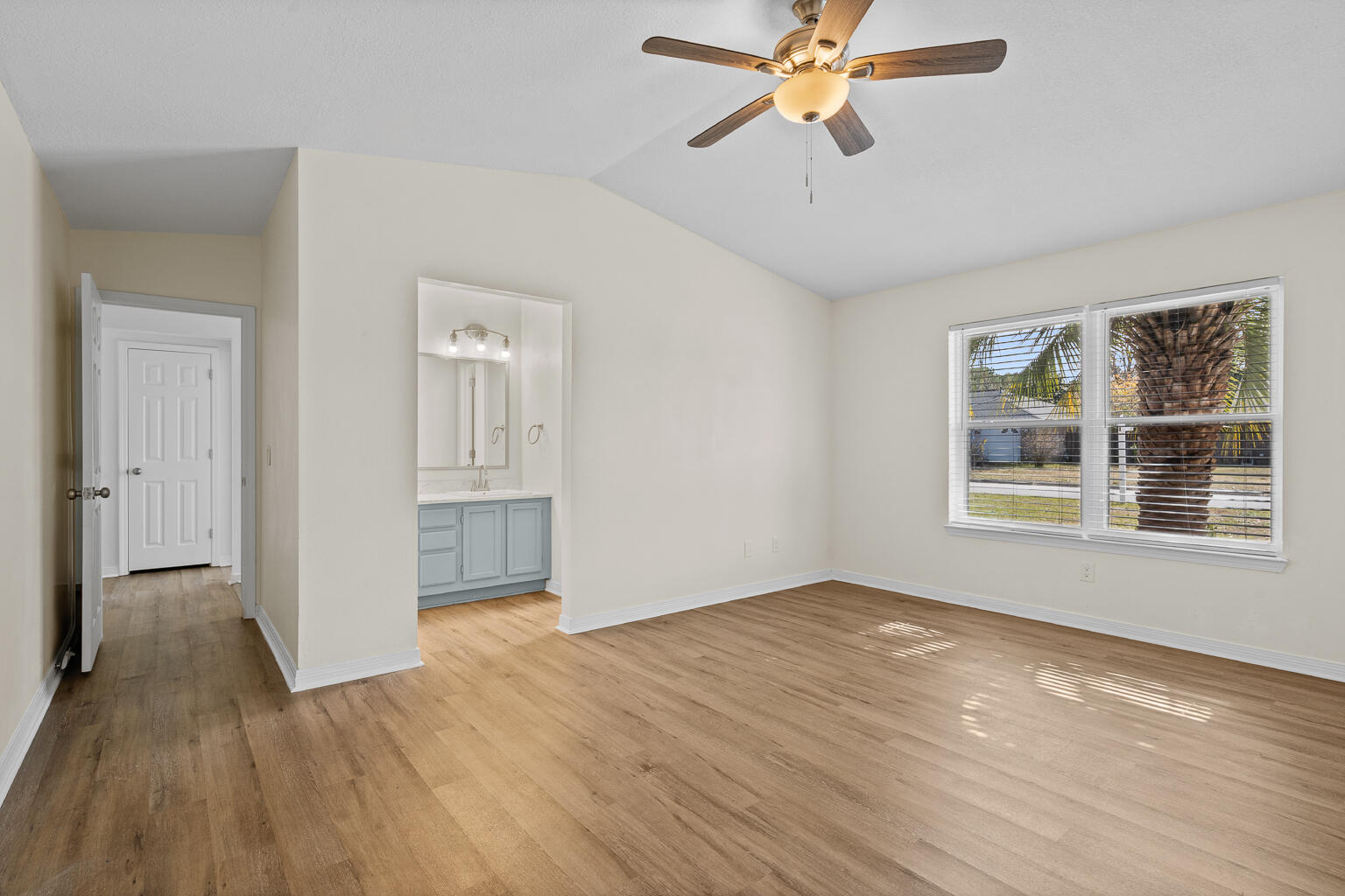 WOODRIDGE MANOR - Residential