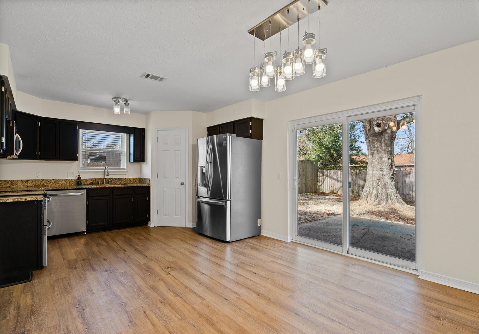 WOODRIDGE MANOR - Residential