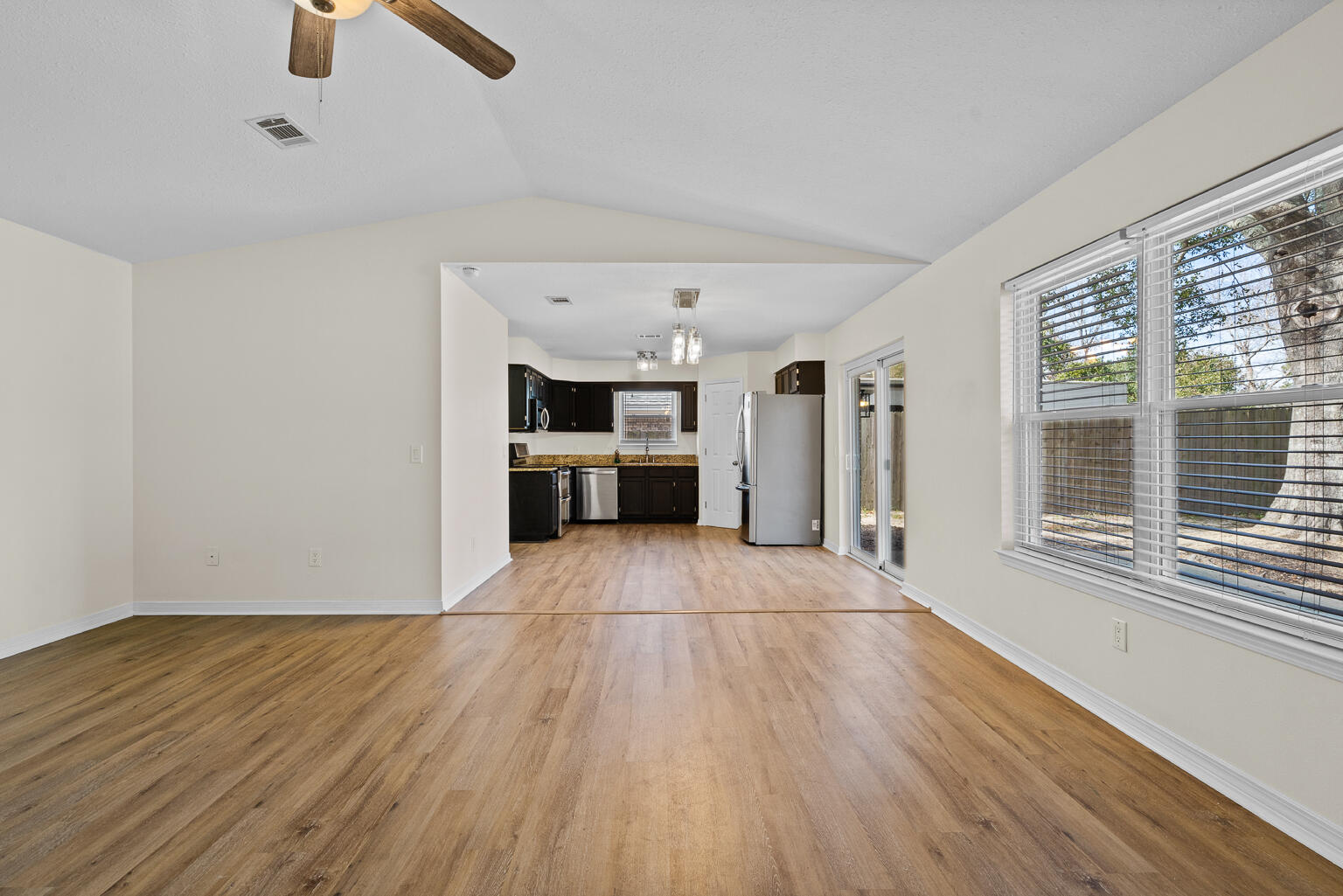 WOODRIDGE MANOR - Residential