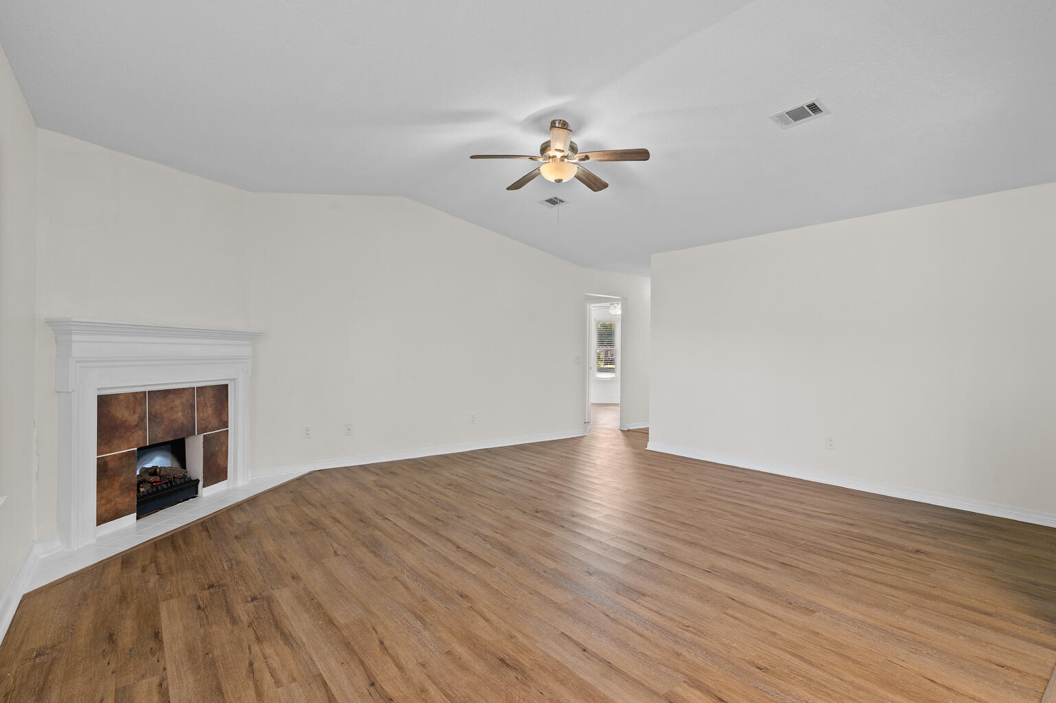 WOODRIDGE MANOR - Residential