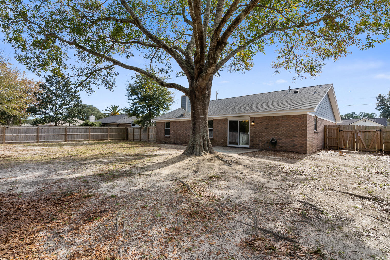 WOODRIDGE MANOR - Residential