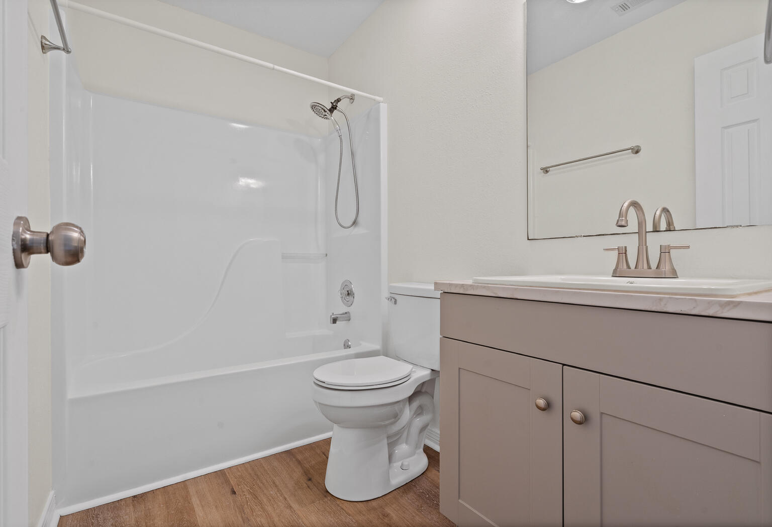 WOODRIDGE MANOR - Residential