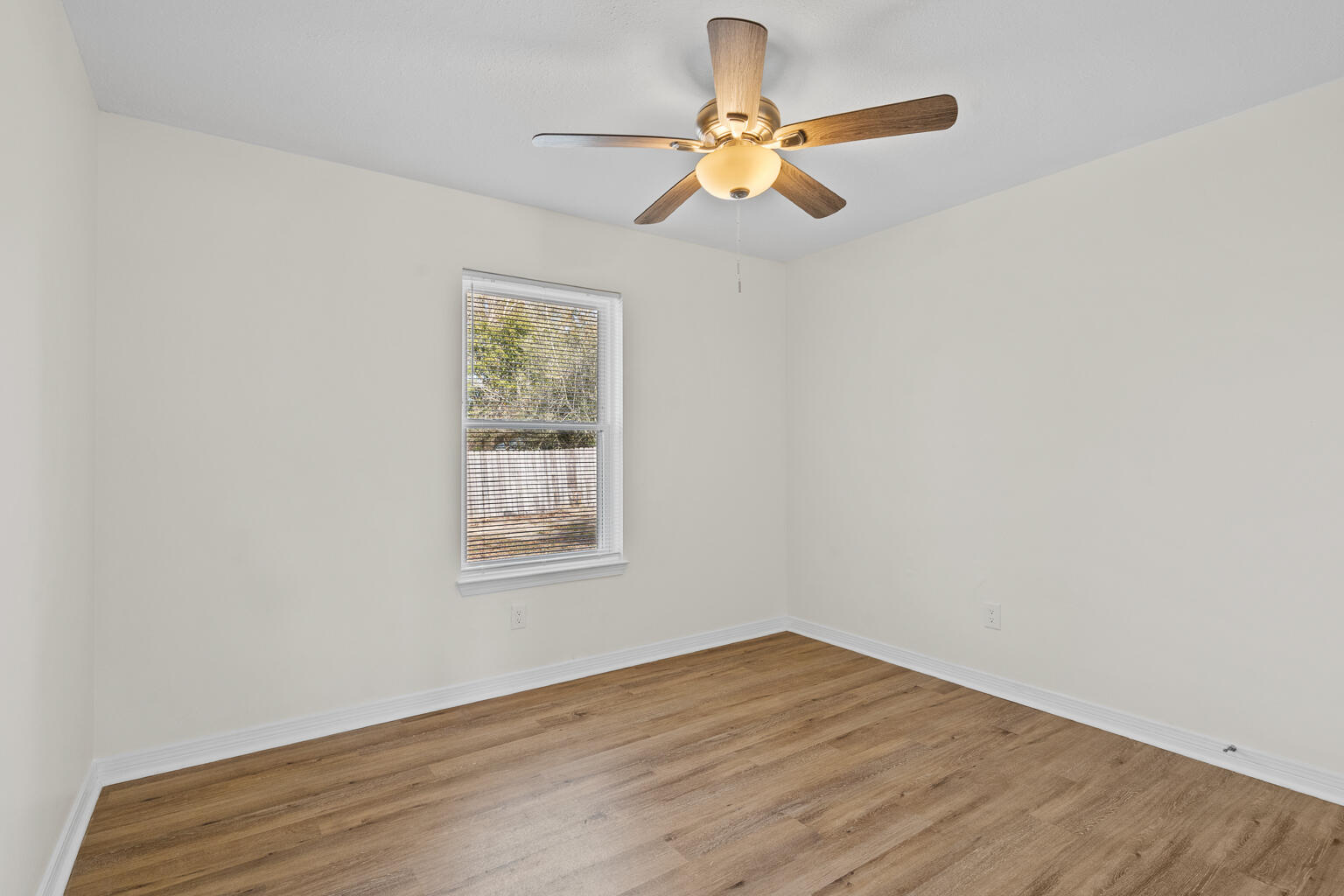 WOODRIDGE MANOR - Residential