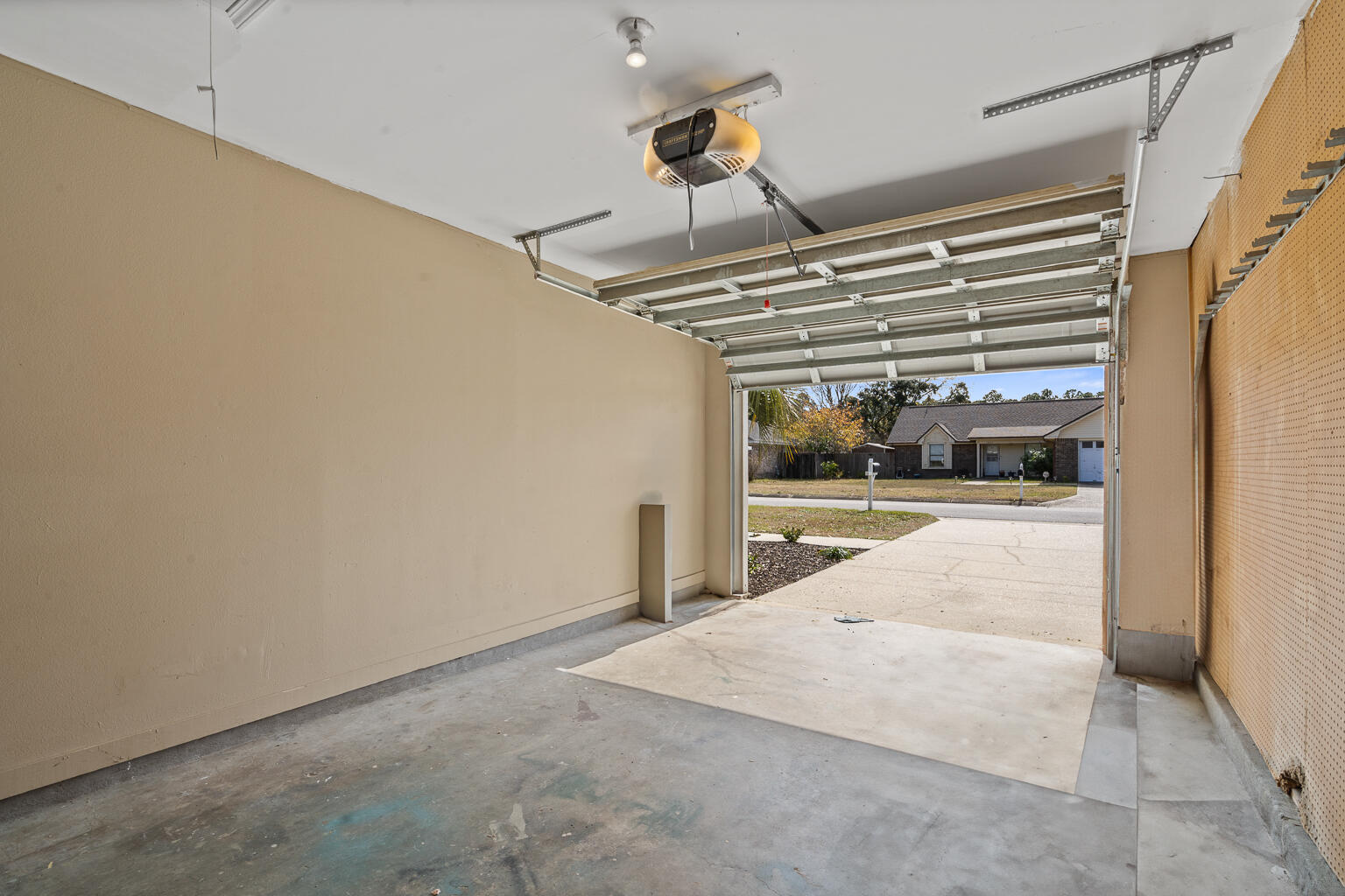 WOODRIDGE MANOR - Residential