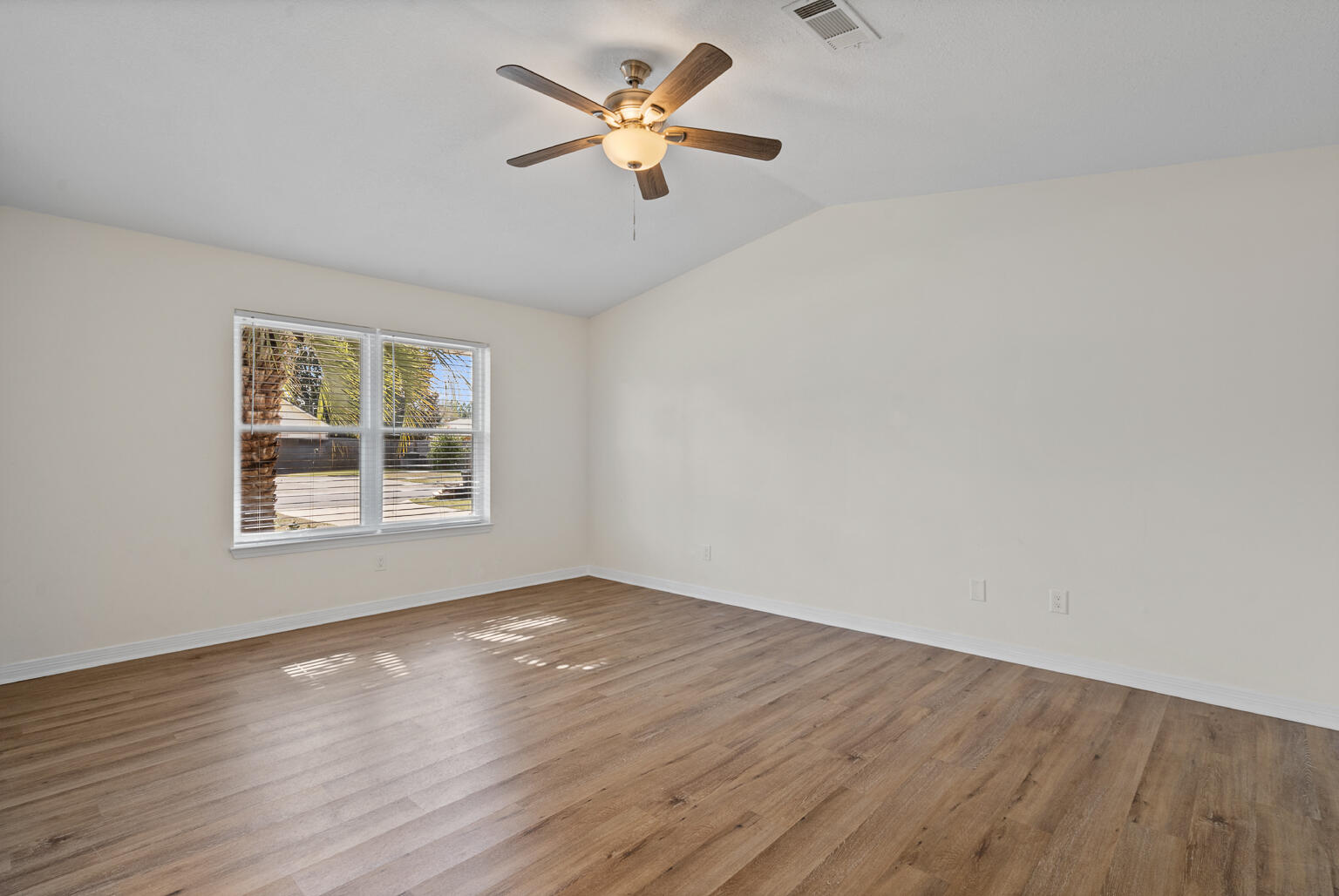 WOODRIDGE MANOR - Residential