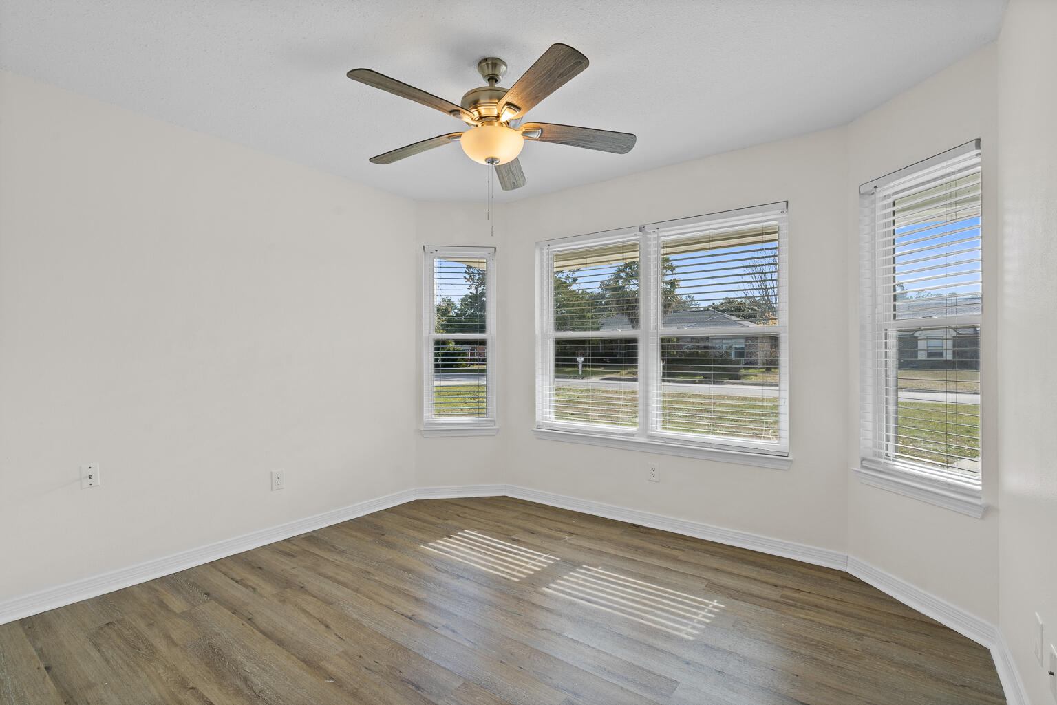 WOODRIDGE MANOR - Residential