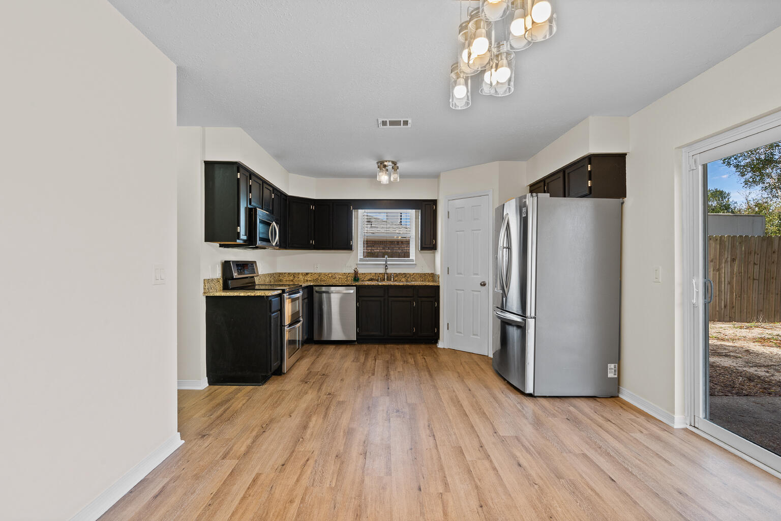 WOODRIDGE MANOR - Residential