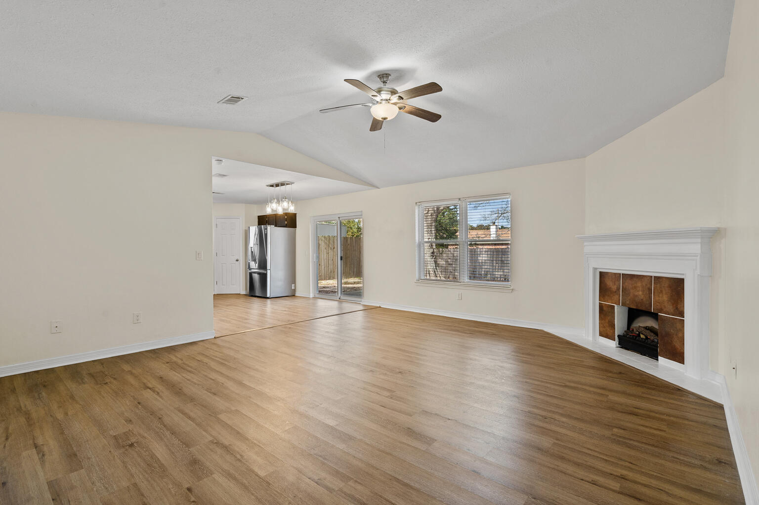 WOODRIDGE MANOR - Residential