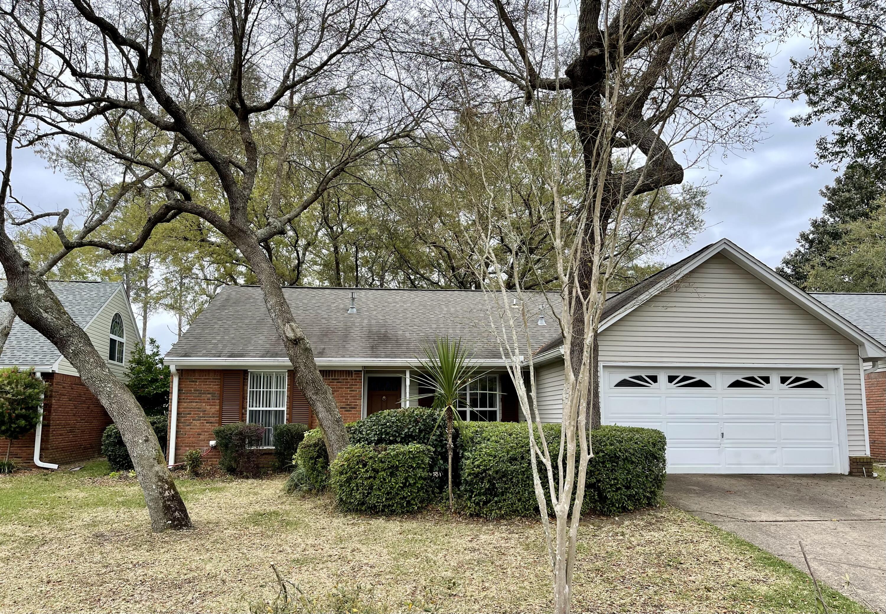 PARKWOOD LANE BLUEWATER BAY - Residential