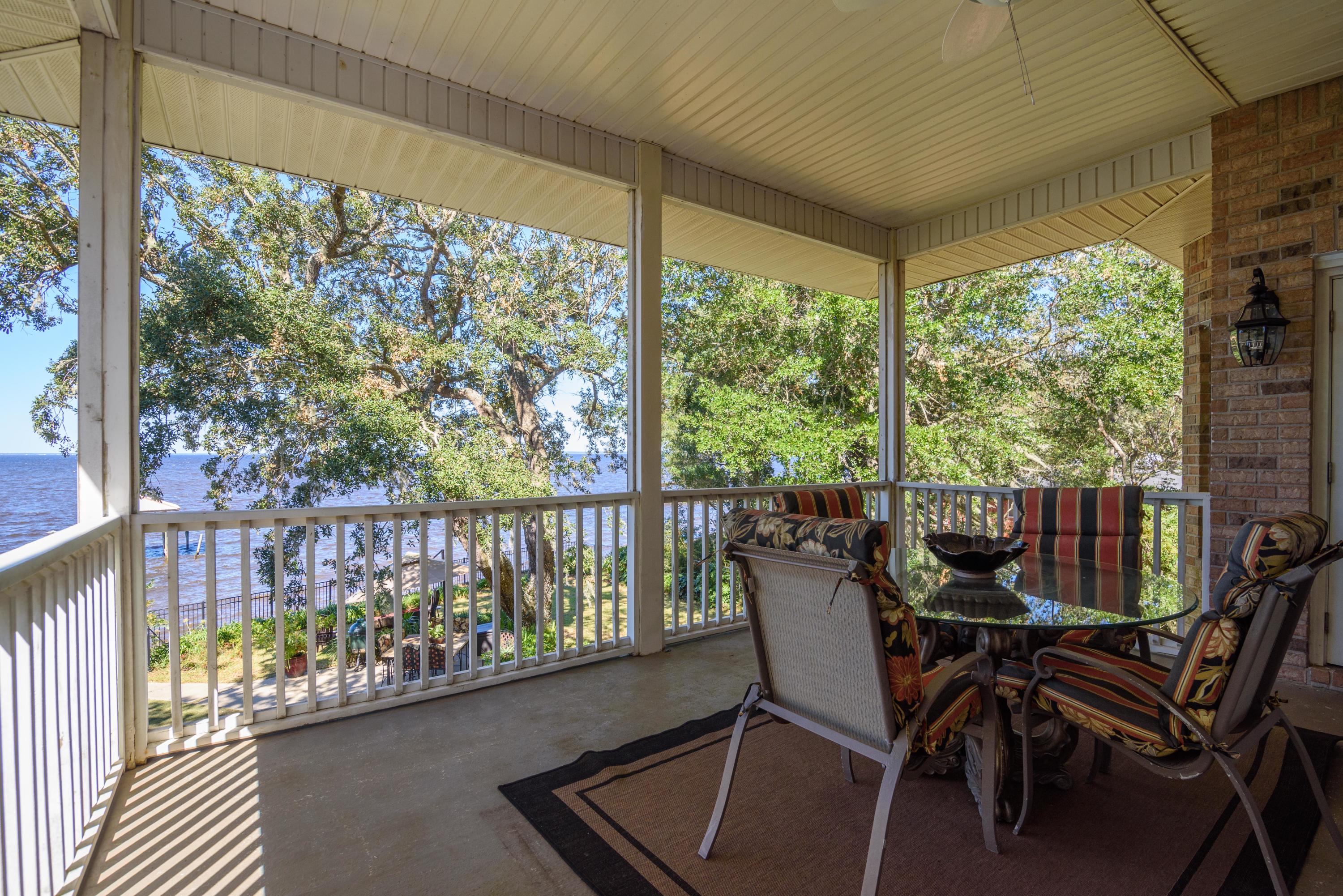 HICKORY SHORES - Residential