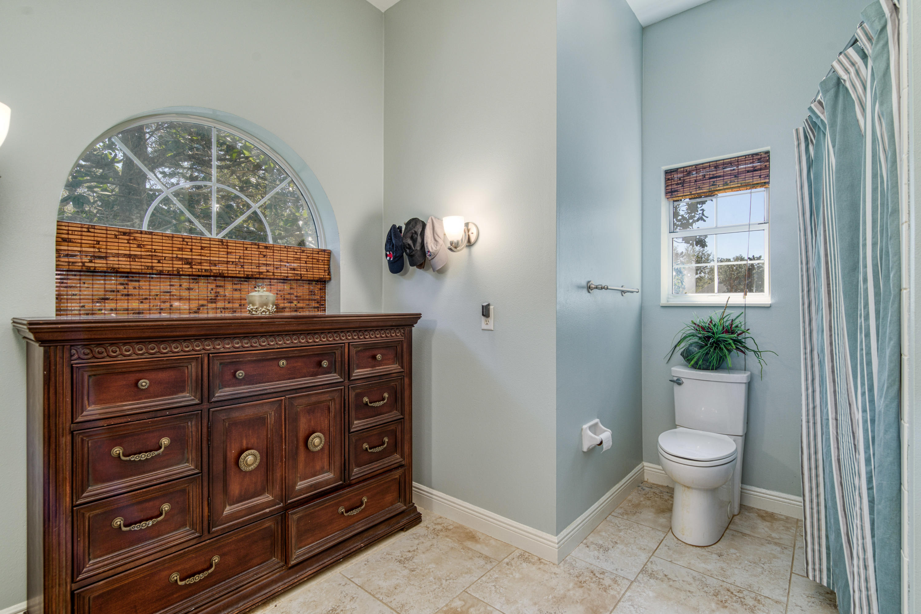 HICKORY SHORES - Residential