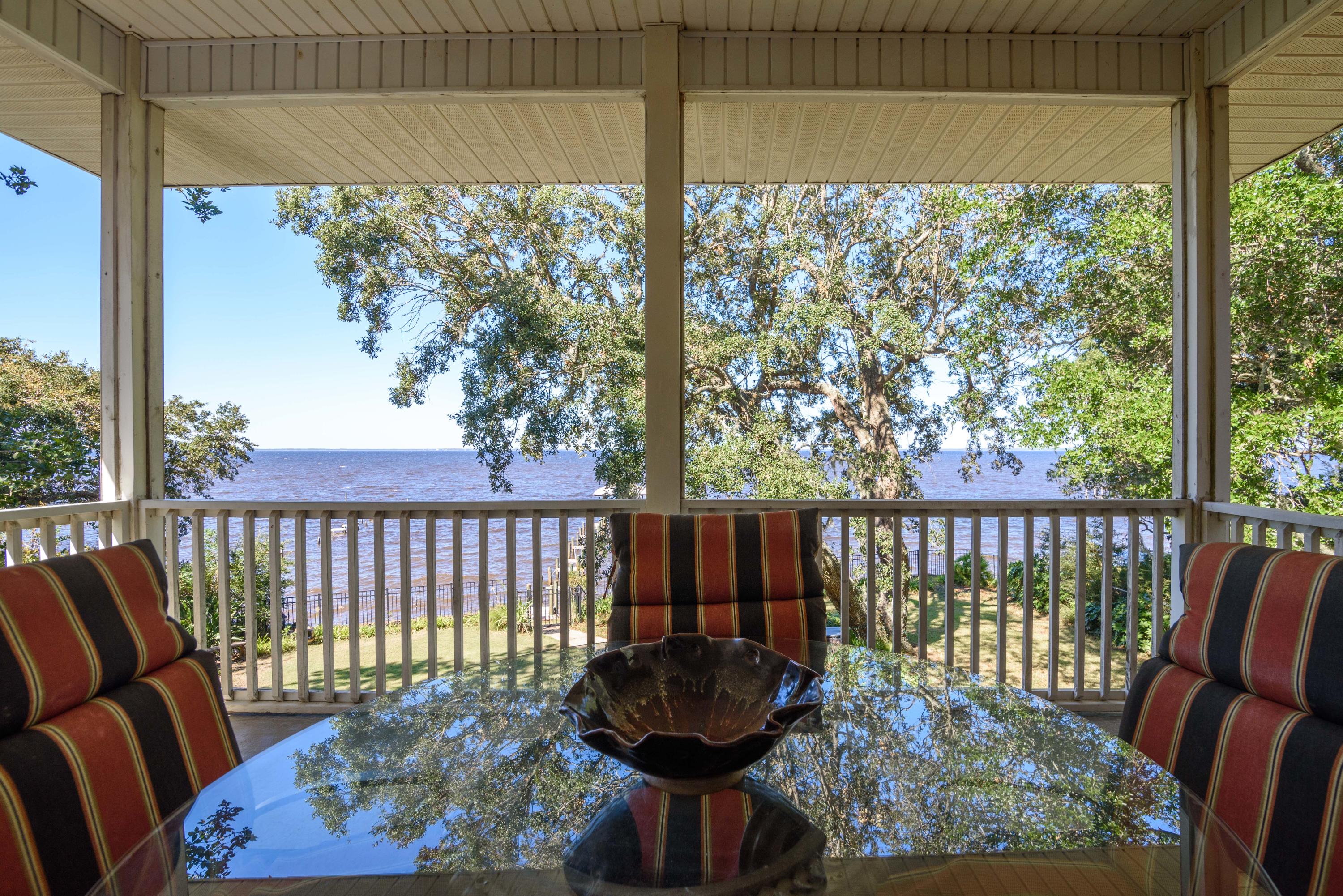 HICKORY SHORES - Residential