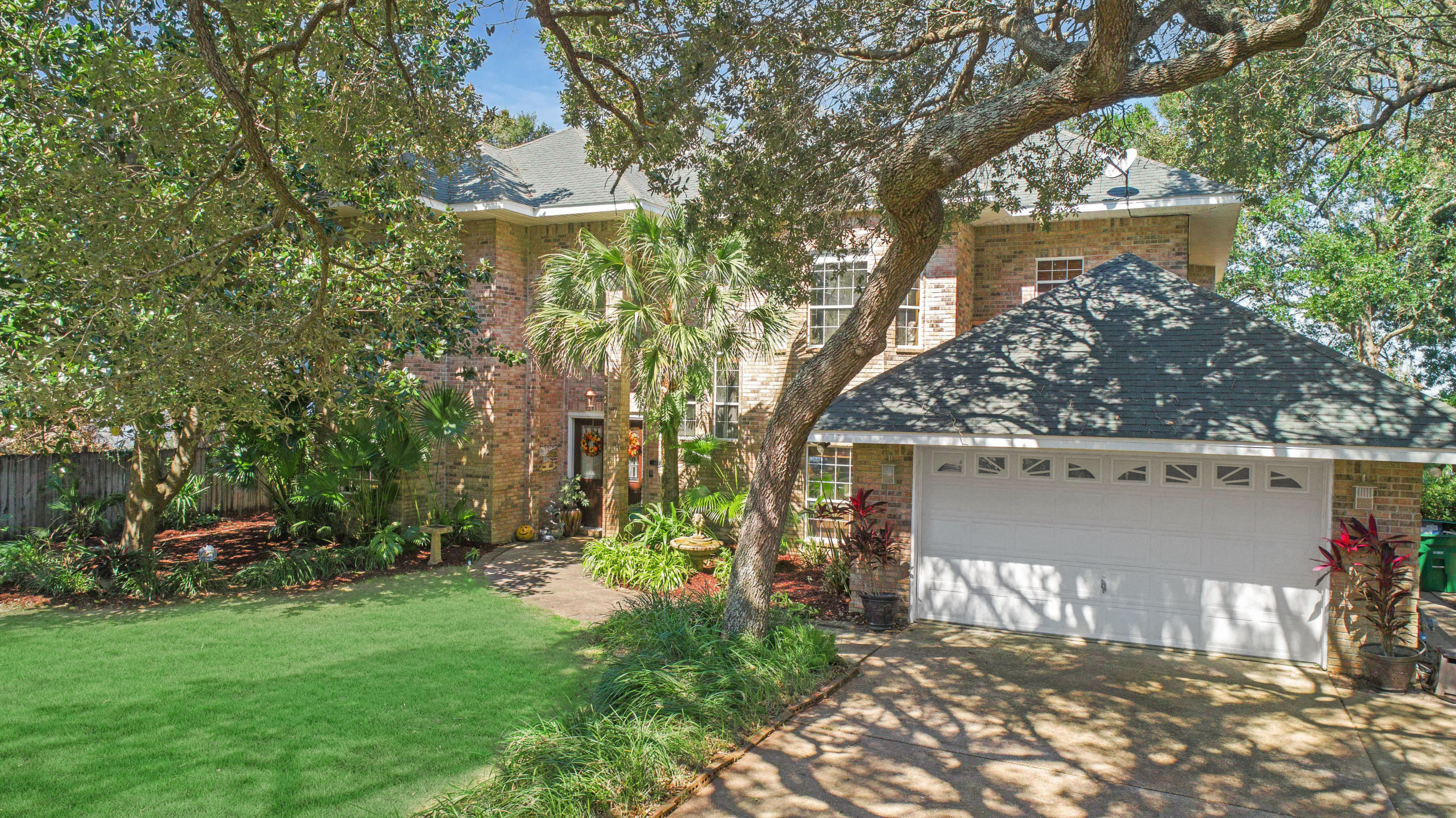 HICKORY SHORES - Residential