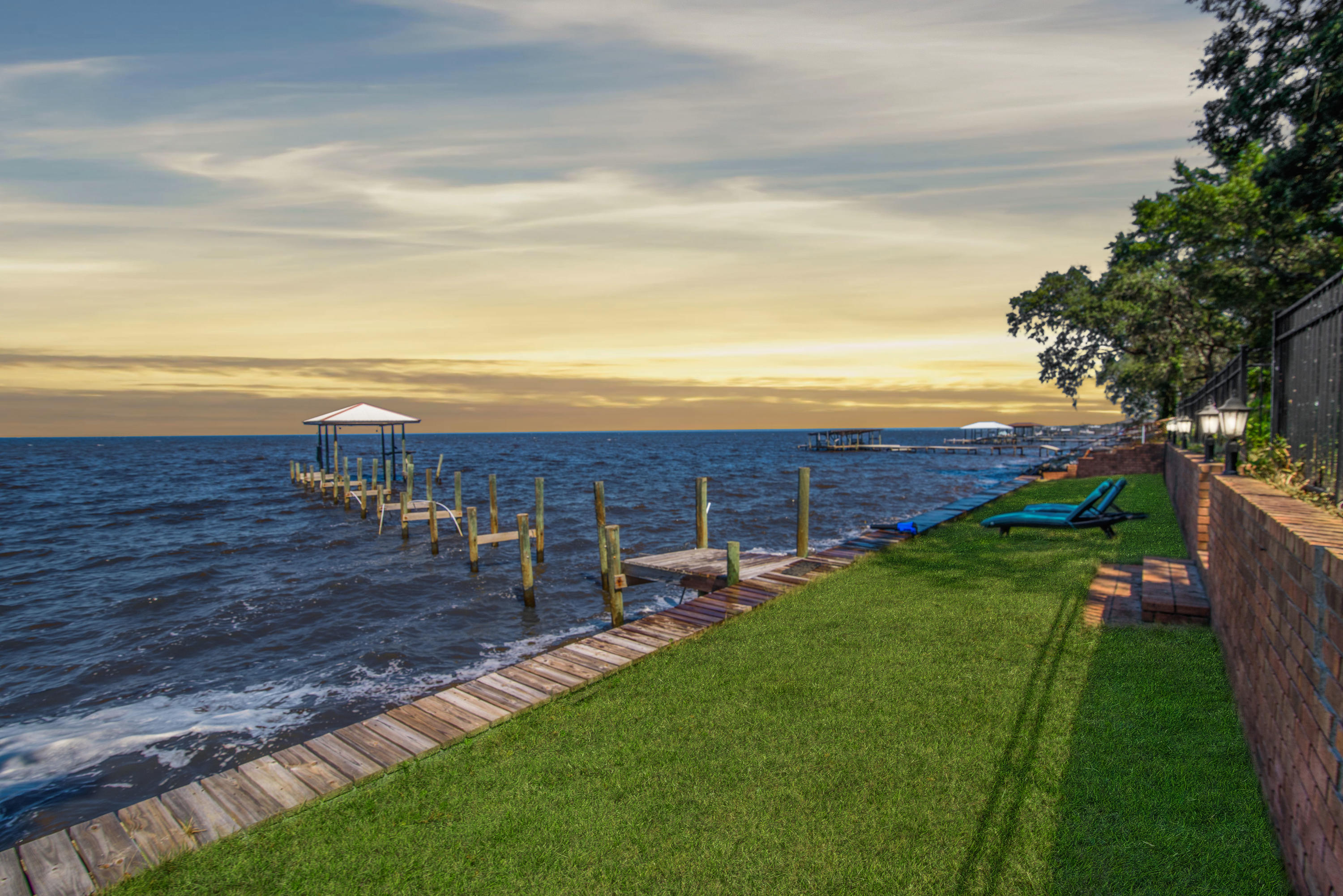 HICKORY SHORES - Residential